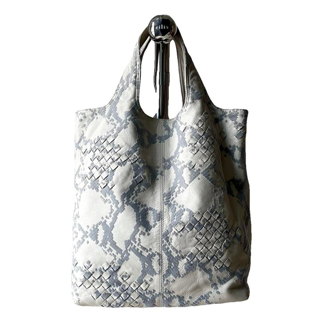 Leather bag