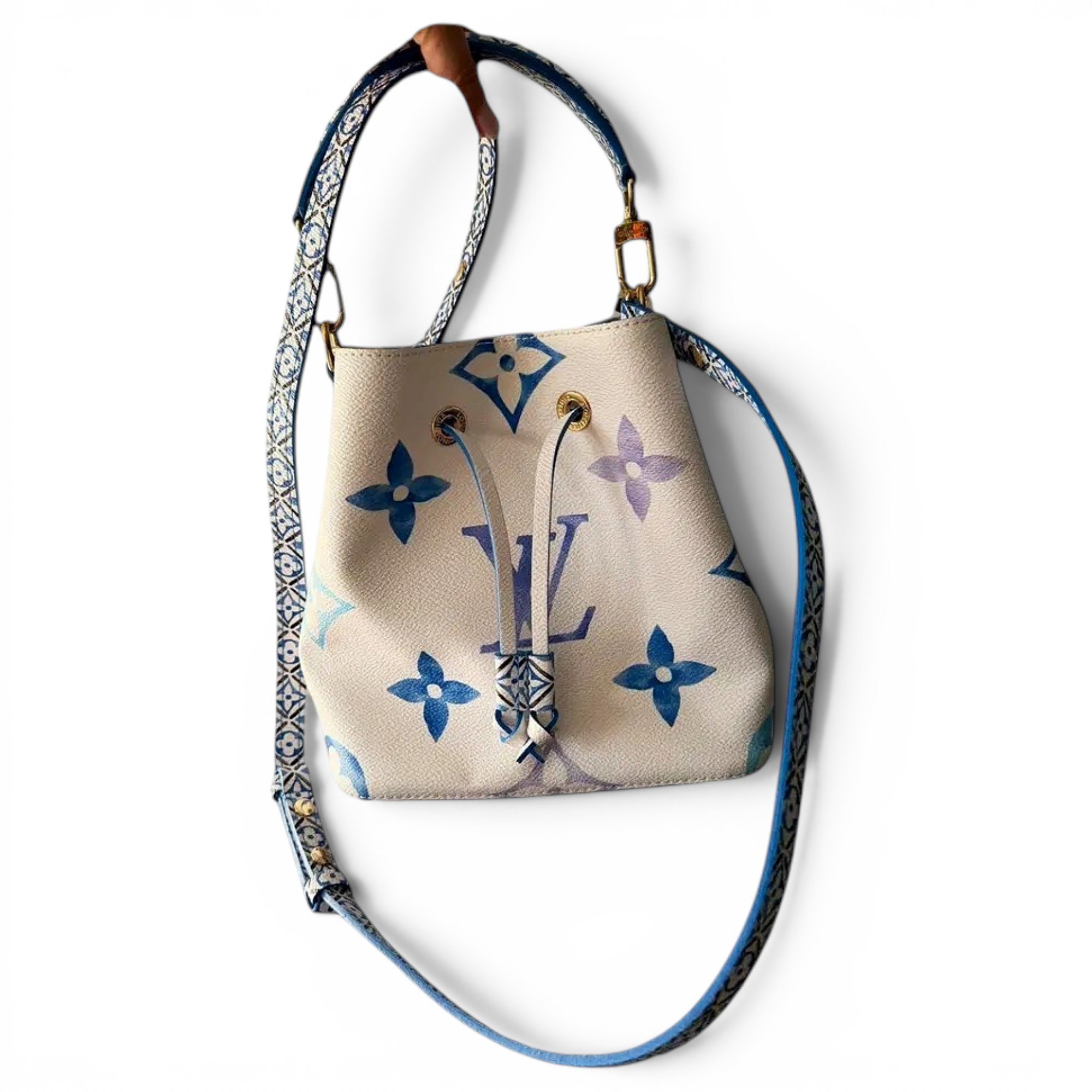 Louis Vuitton NéoNoé BB leather crossbody bag