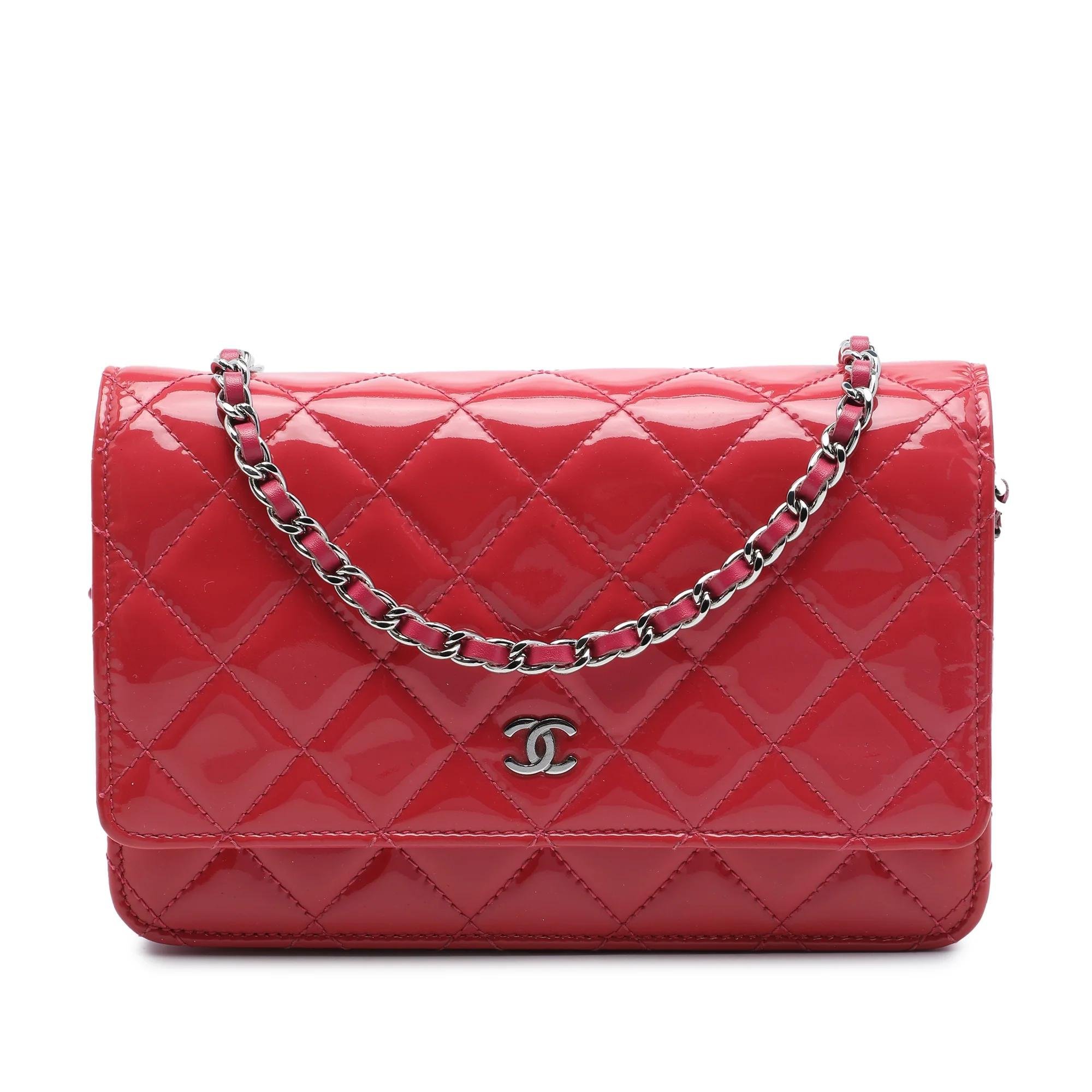 Wallet On Chain leather crossbody bag