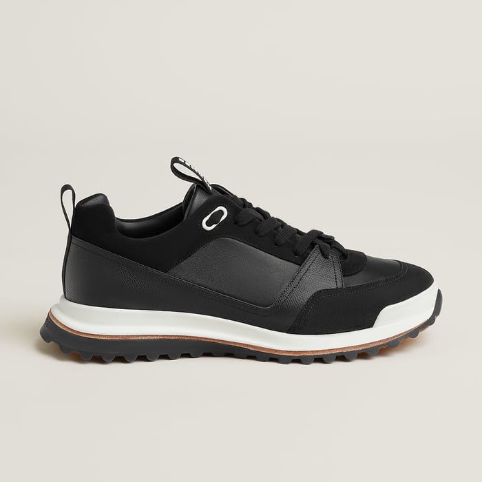 Noir Leader Sneaker