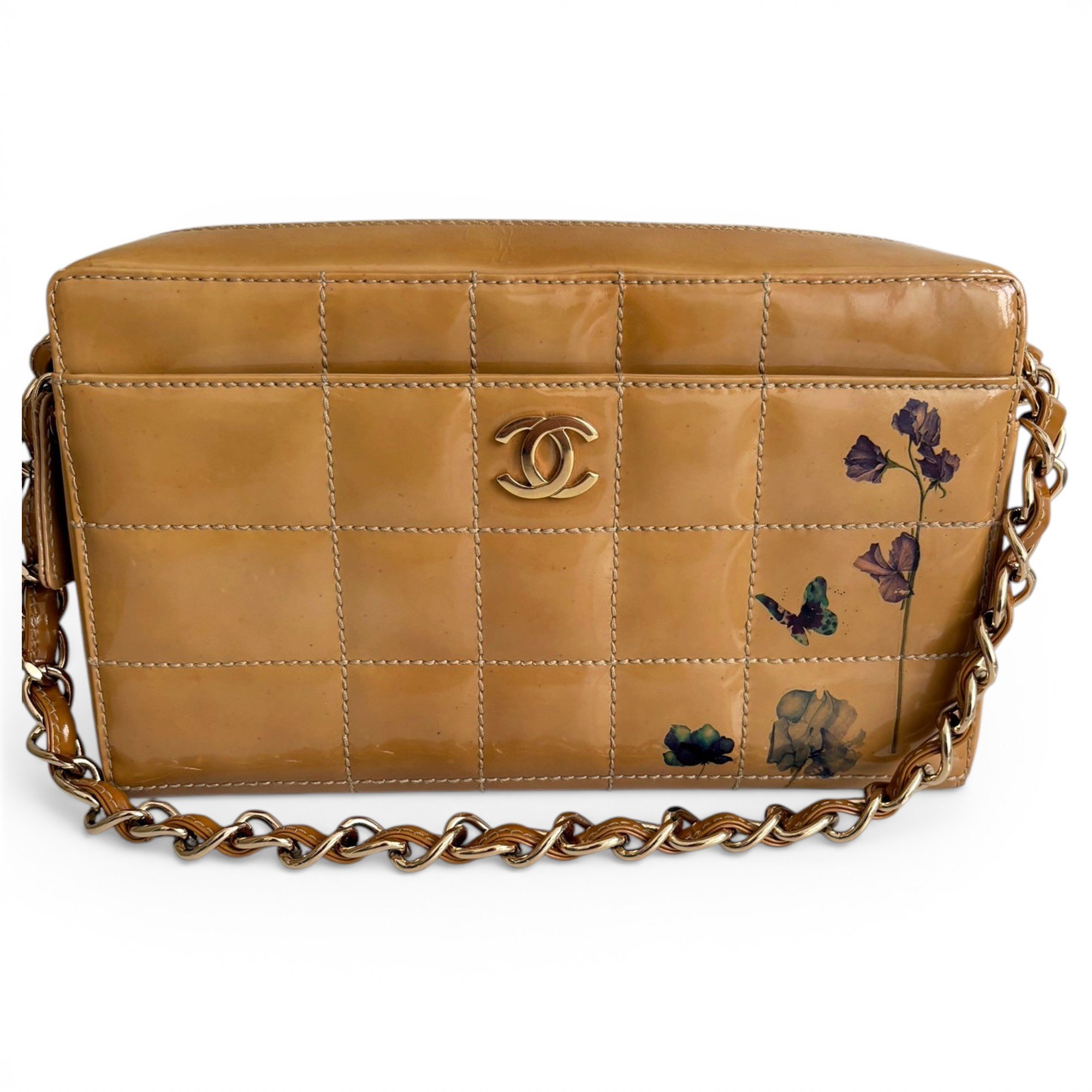 Timeless/Classique patent leather handbag