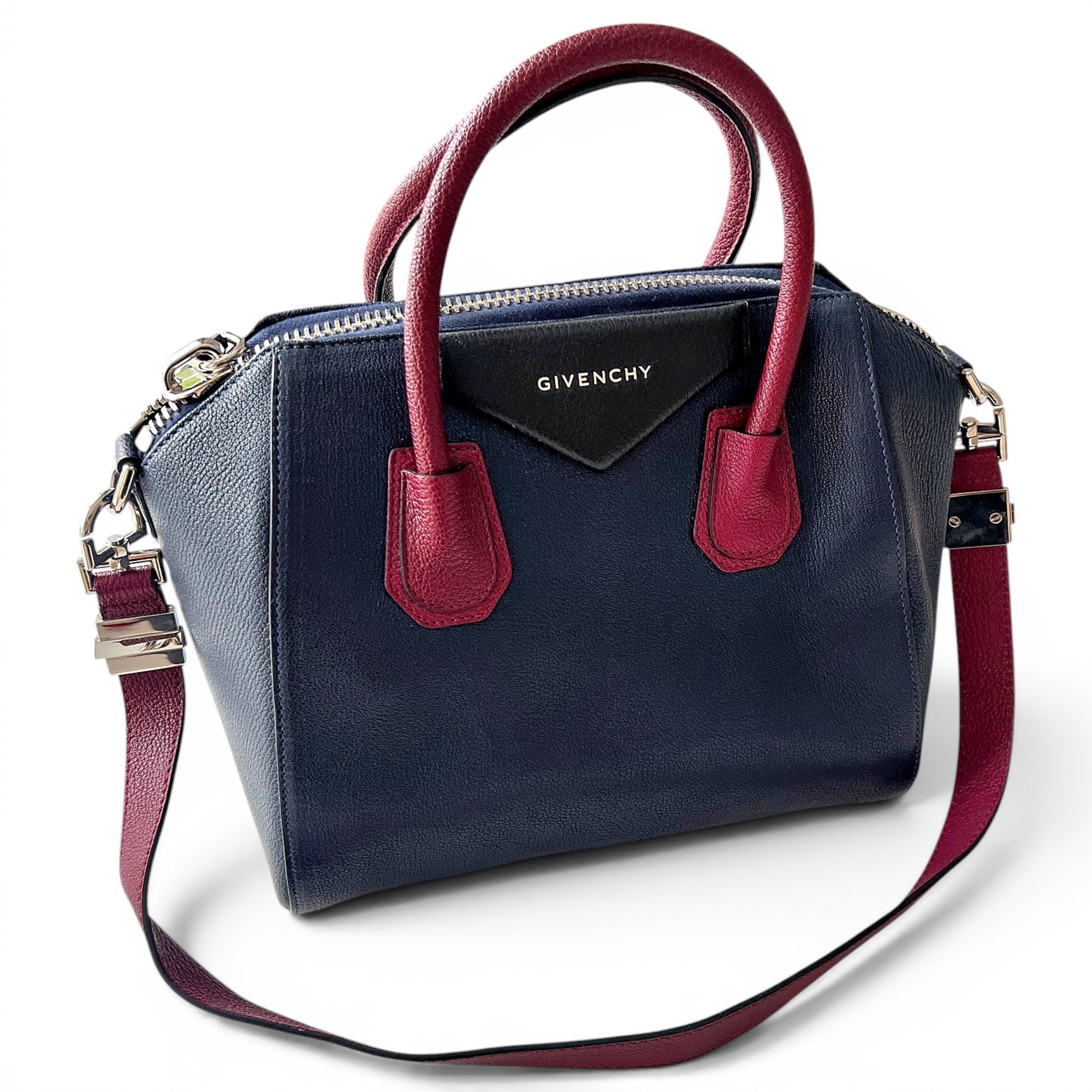 Antigona leather handbag