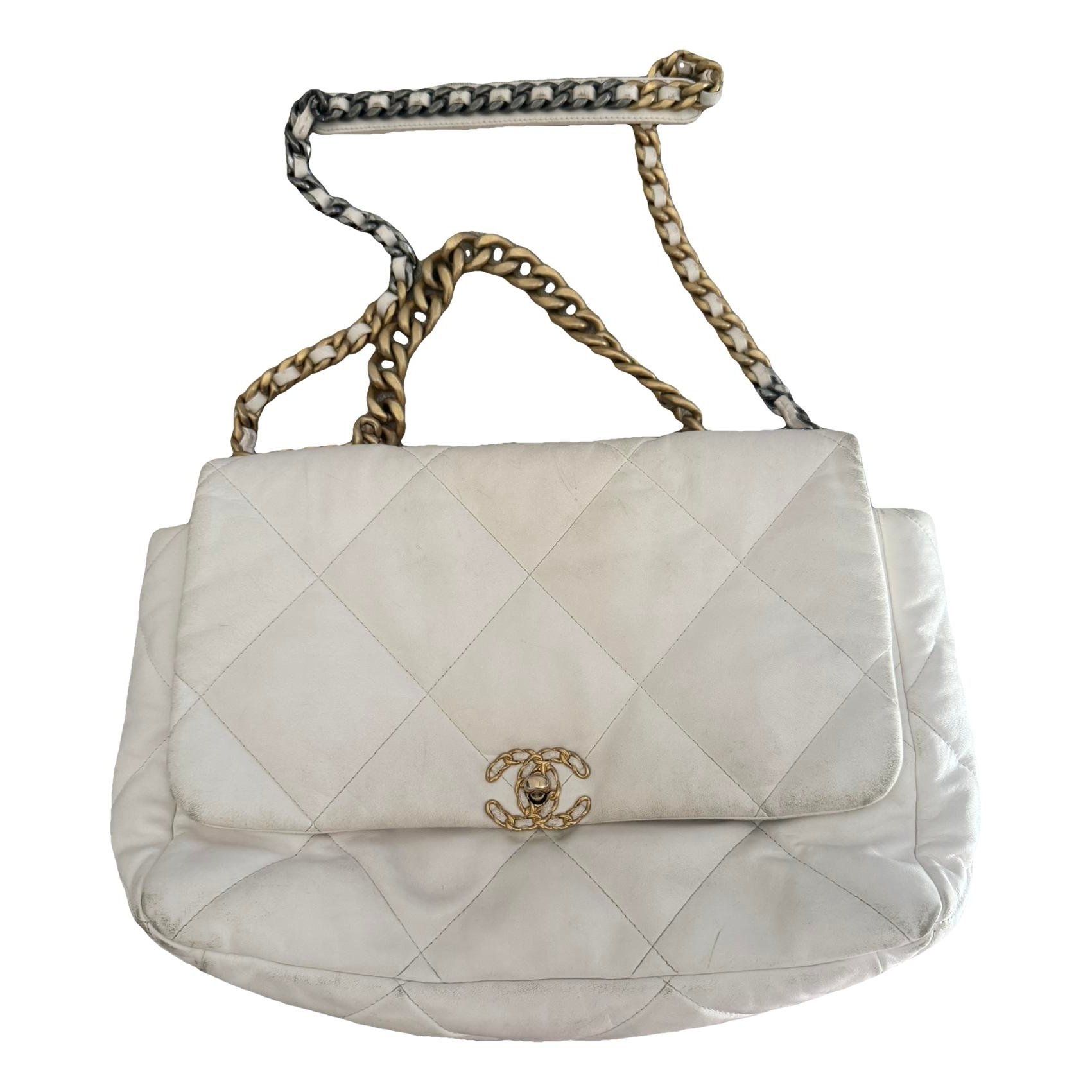 Chanel 19 leather handbag