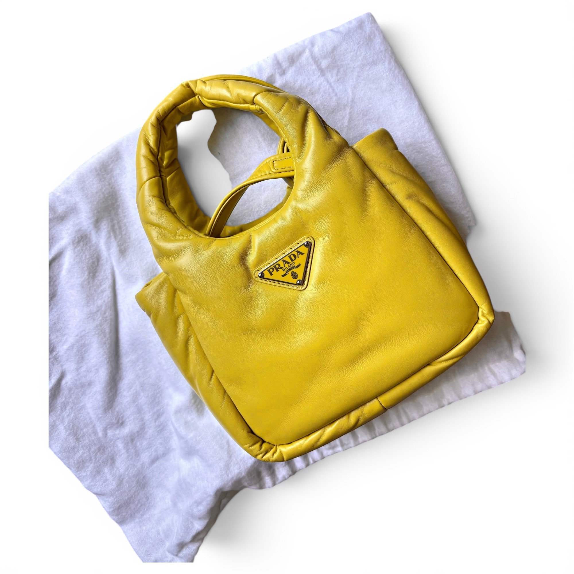 Triangle leather handbag