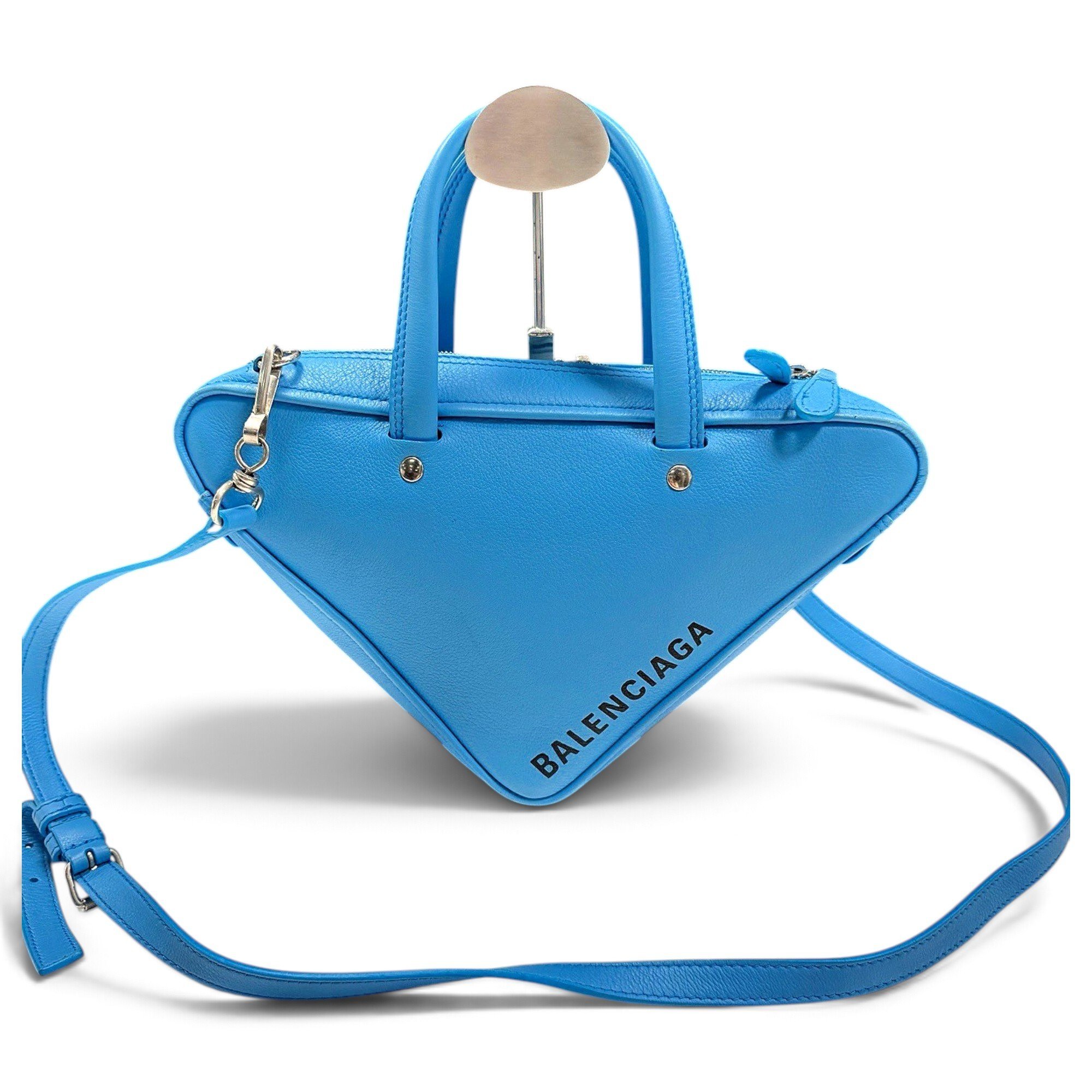Triangle leather handbag