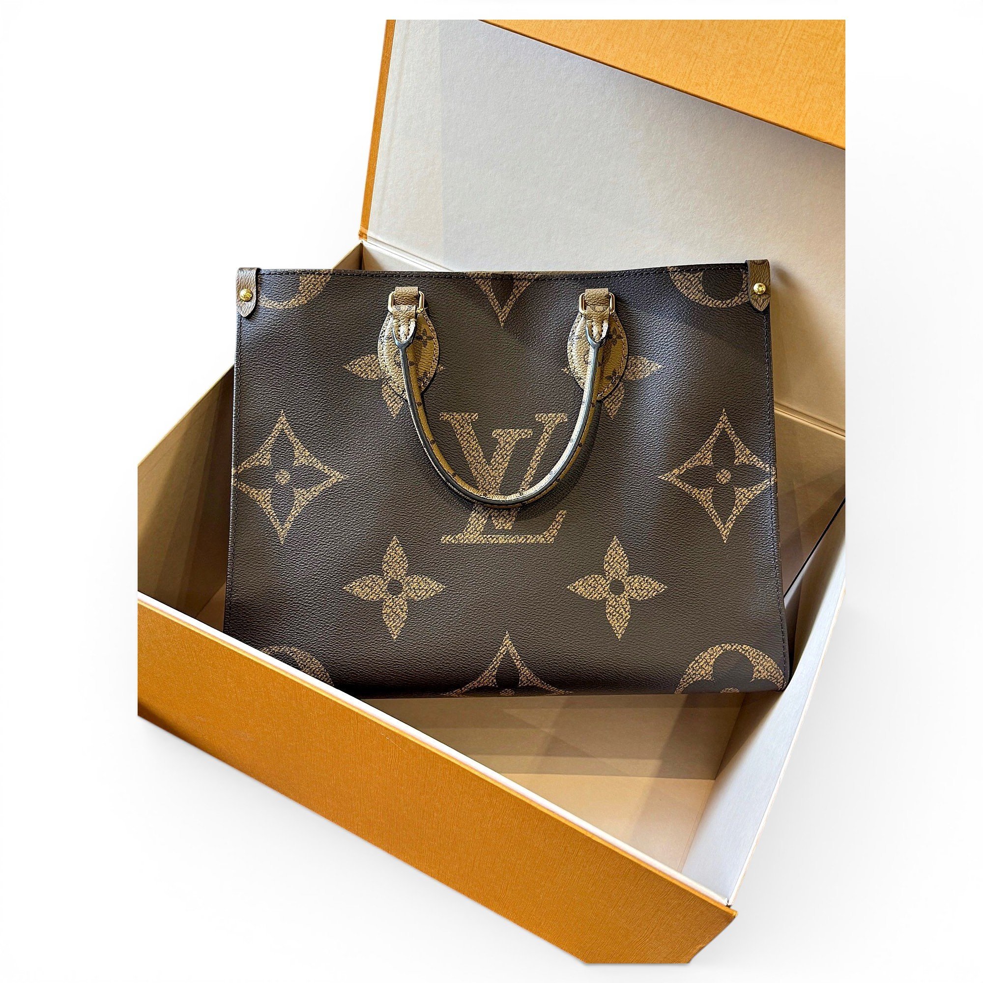 Onthego leather tote