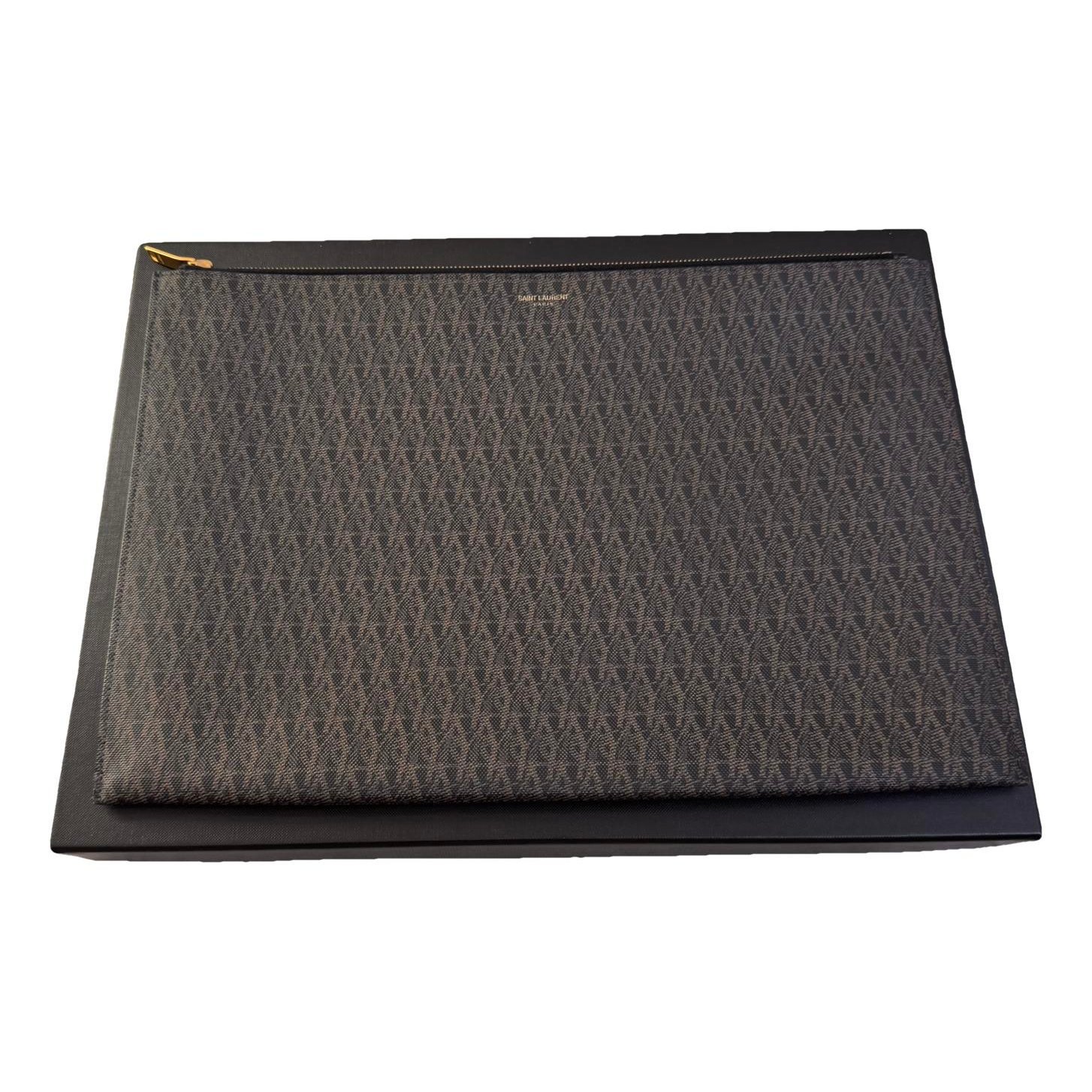 Clutch bag