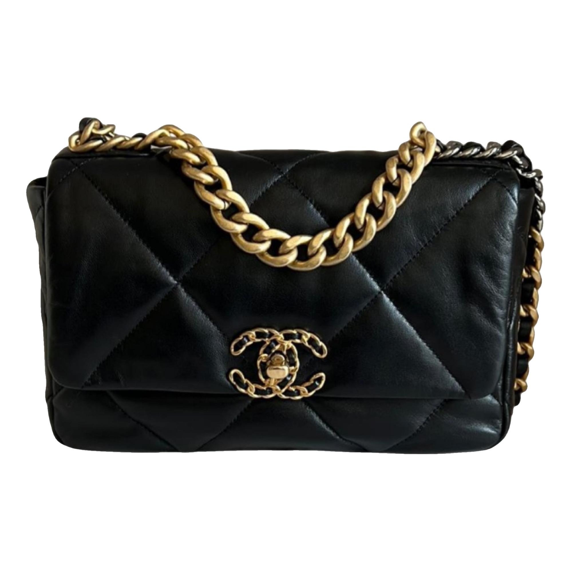 Chanel 19 leather handbag