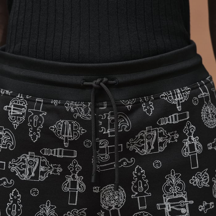 Noir "Ferronnerie Remix" Shorts