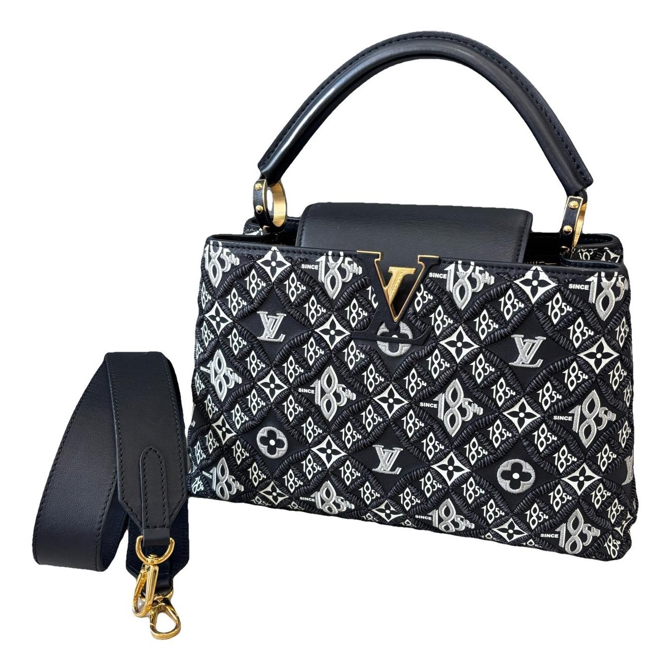Capucines leather handbag