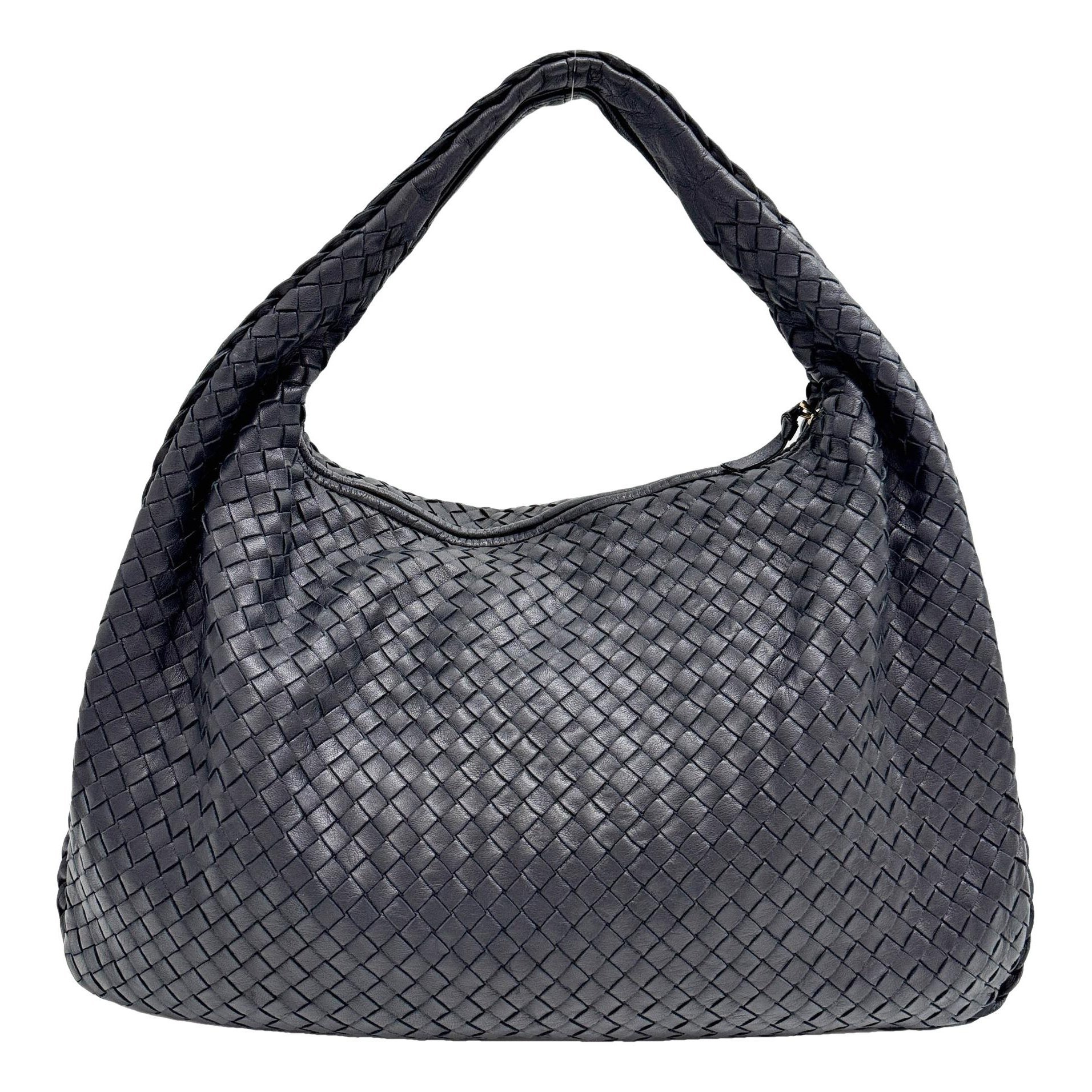 Veneta leather handbag