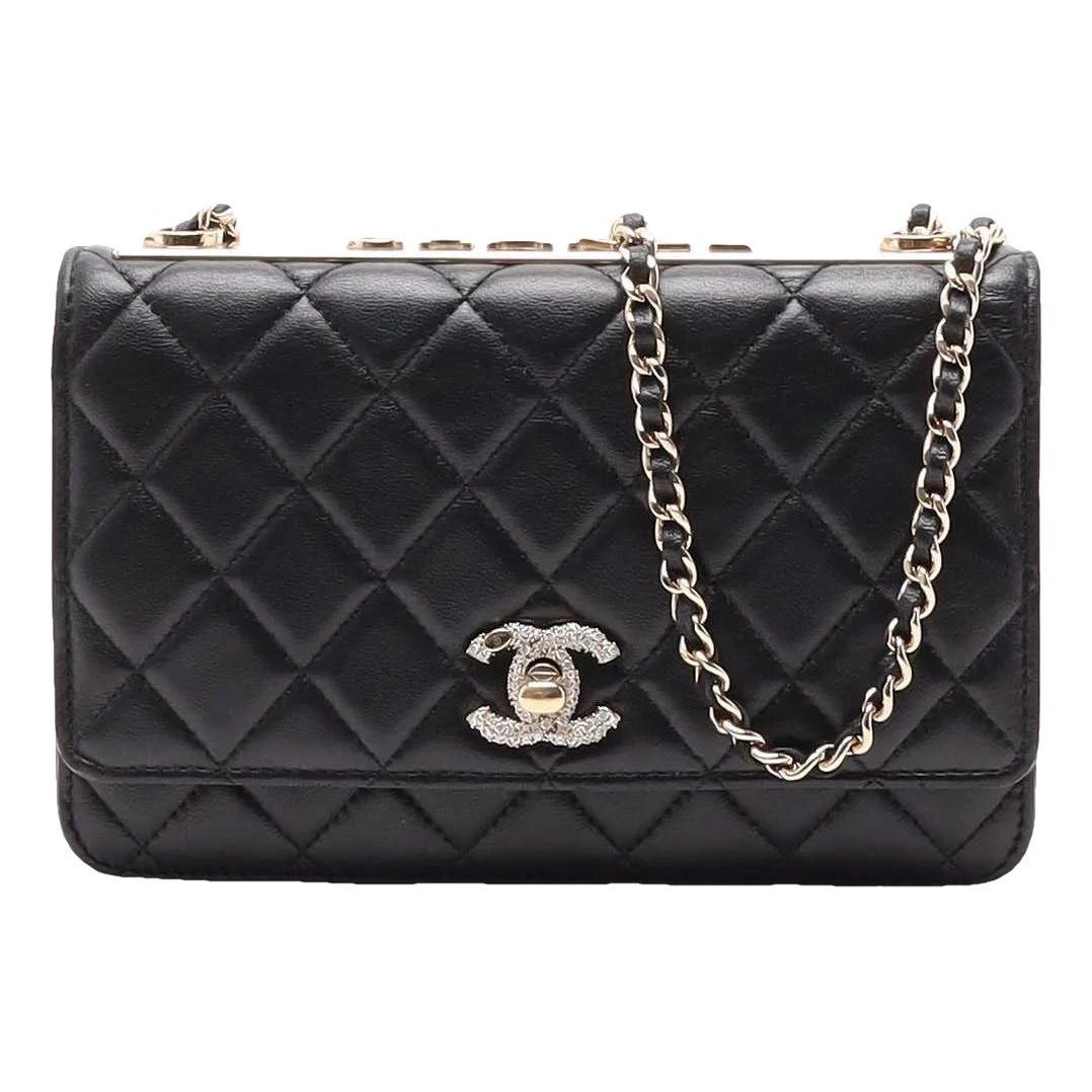 Wallet On Chain leather crossbody bag