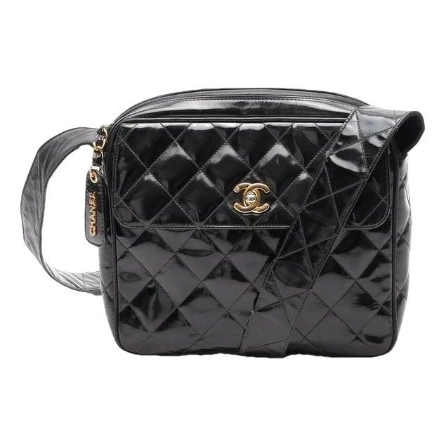 Trendy CC Quilted patent leather crossbody bag