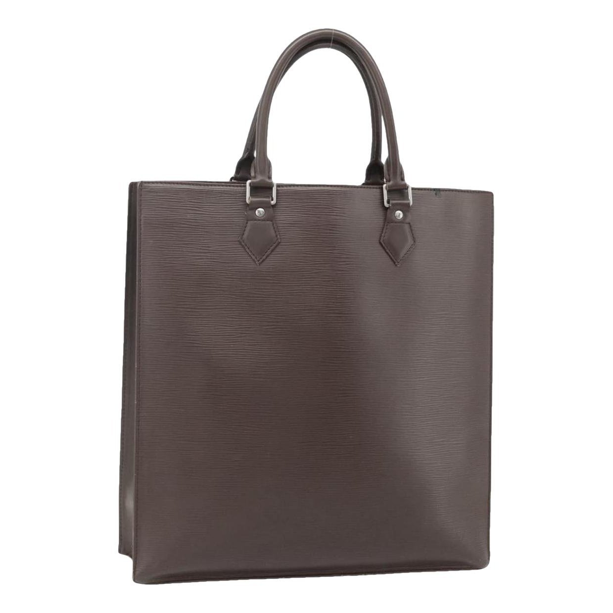Plat leather handbag