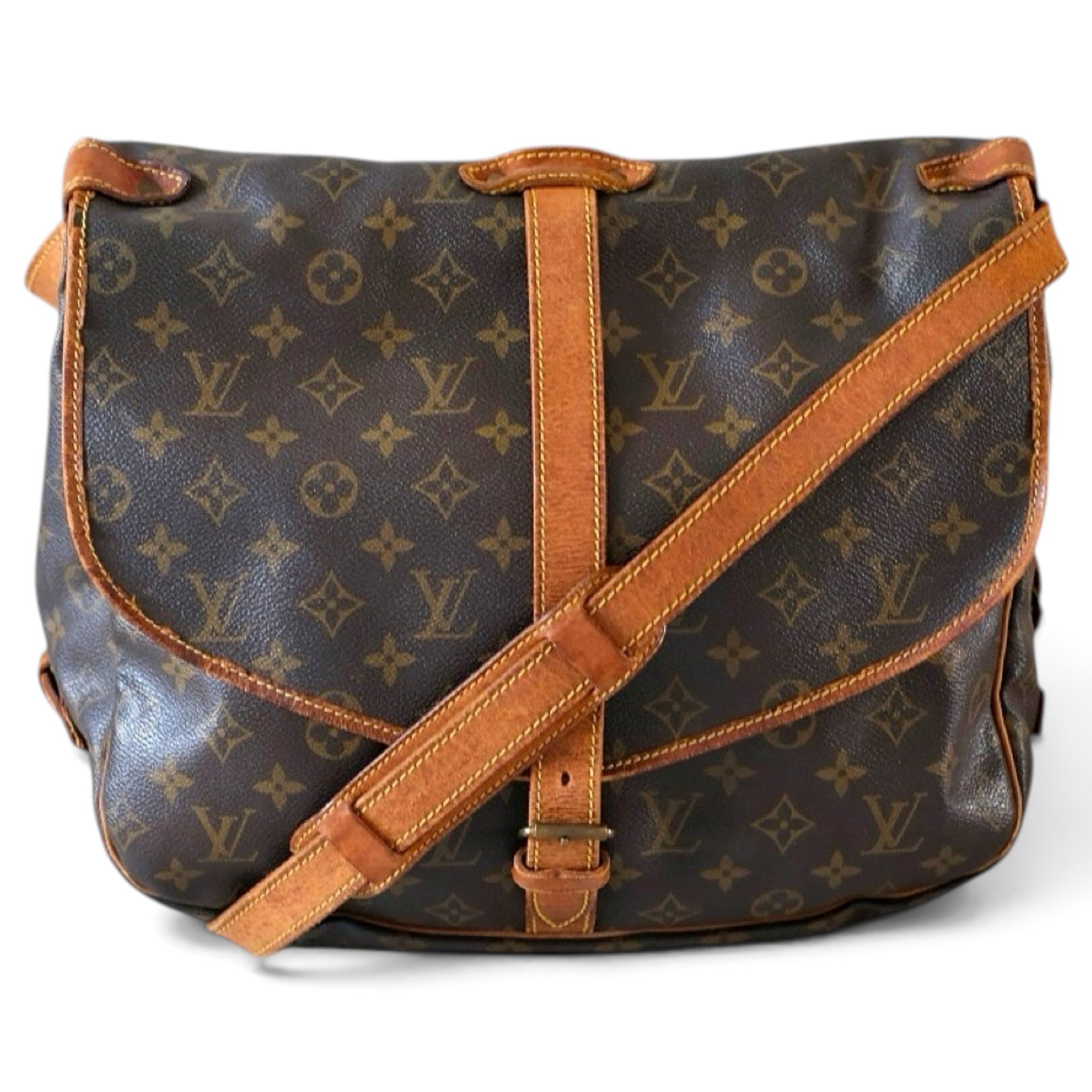 Louis Vuitton Saumur leather crossbody bag