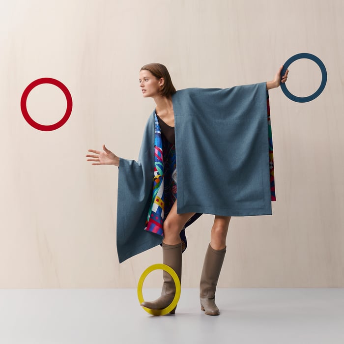Random Reversible Cape