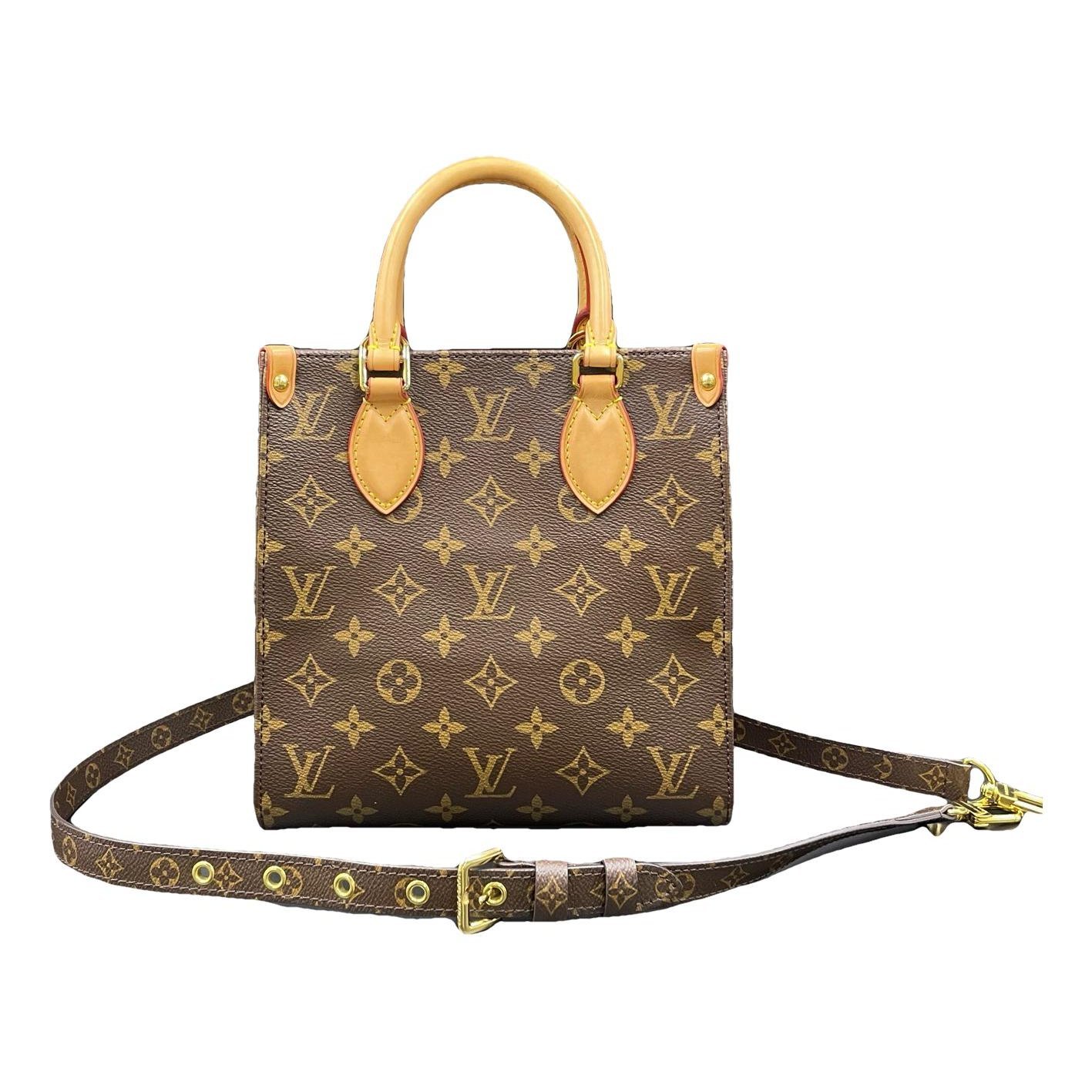 Plat leather handbag