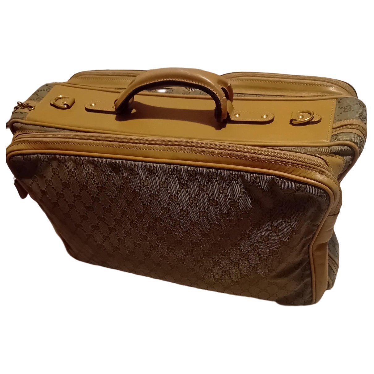 Leather travel bag