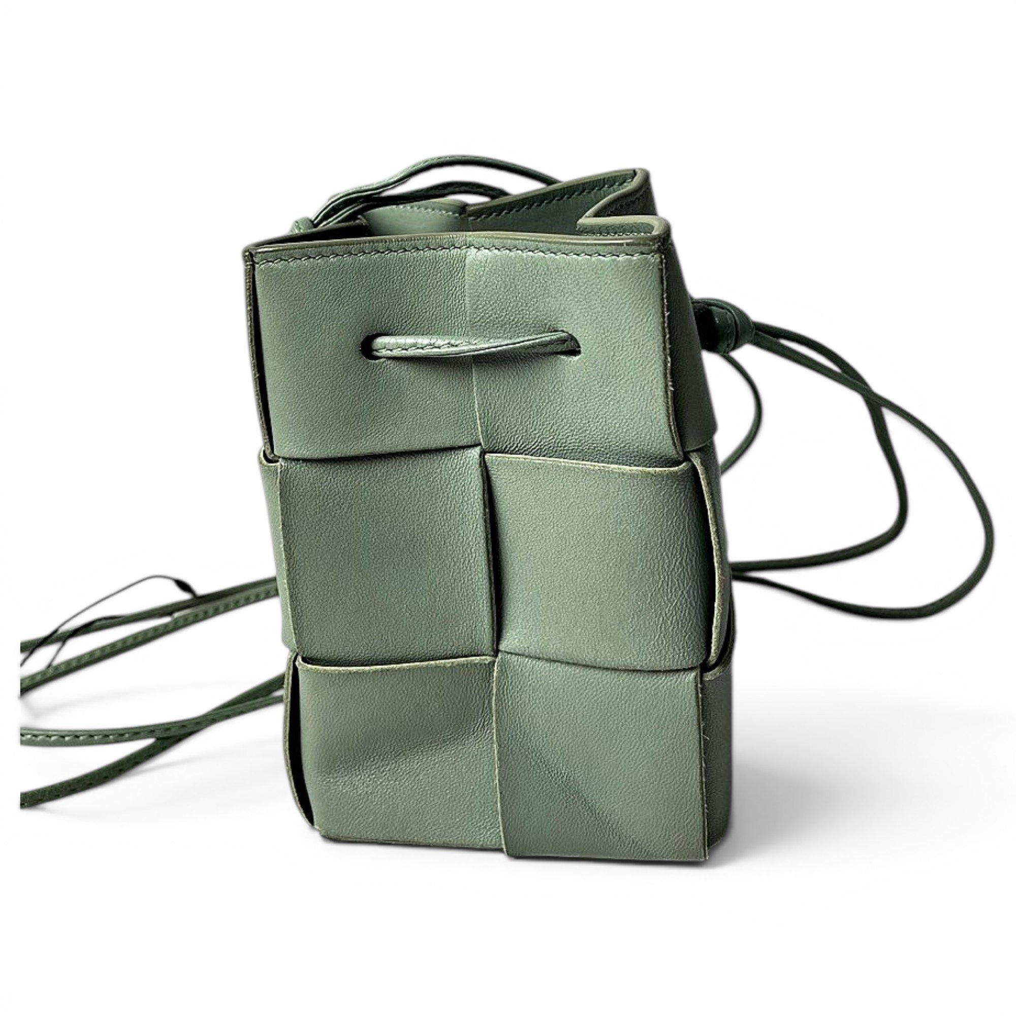 Bottega Veneta Cassette Bucket leather crossbody bag