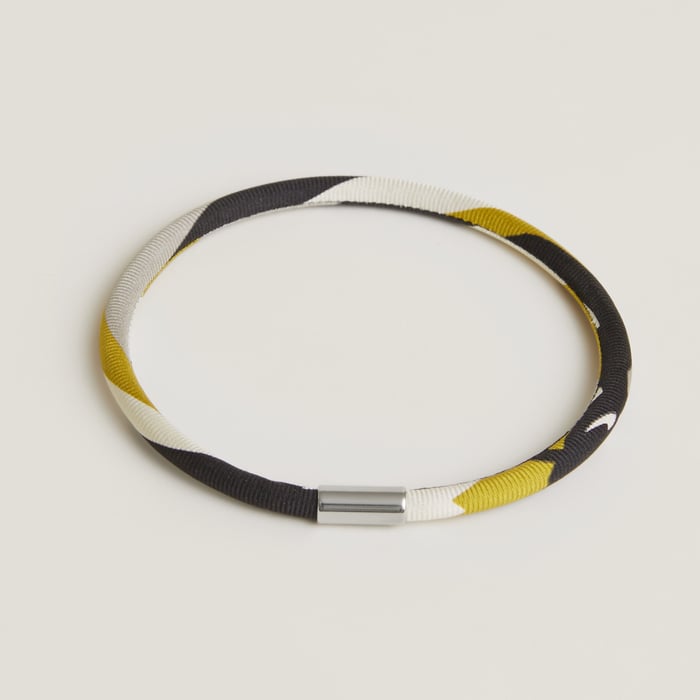 Random Single Ring Bracelet