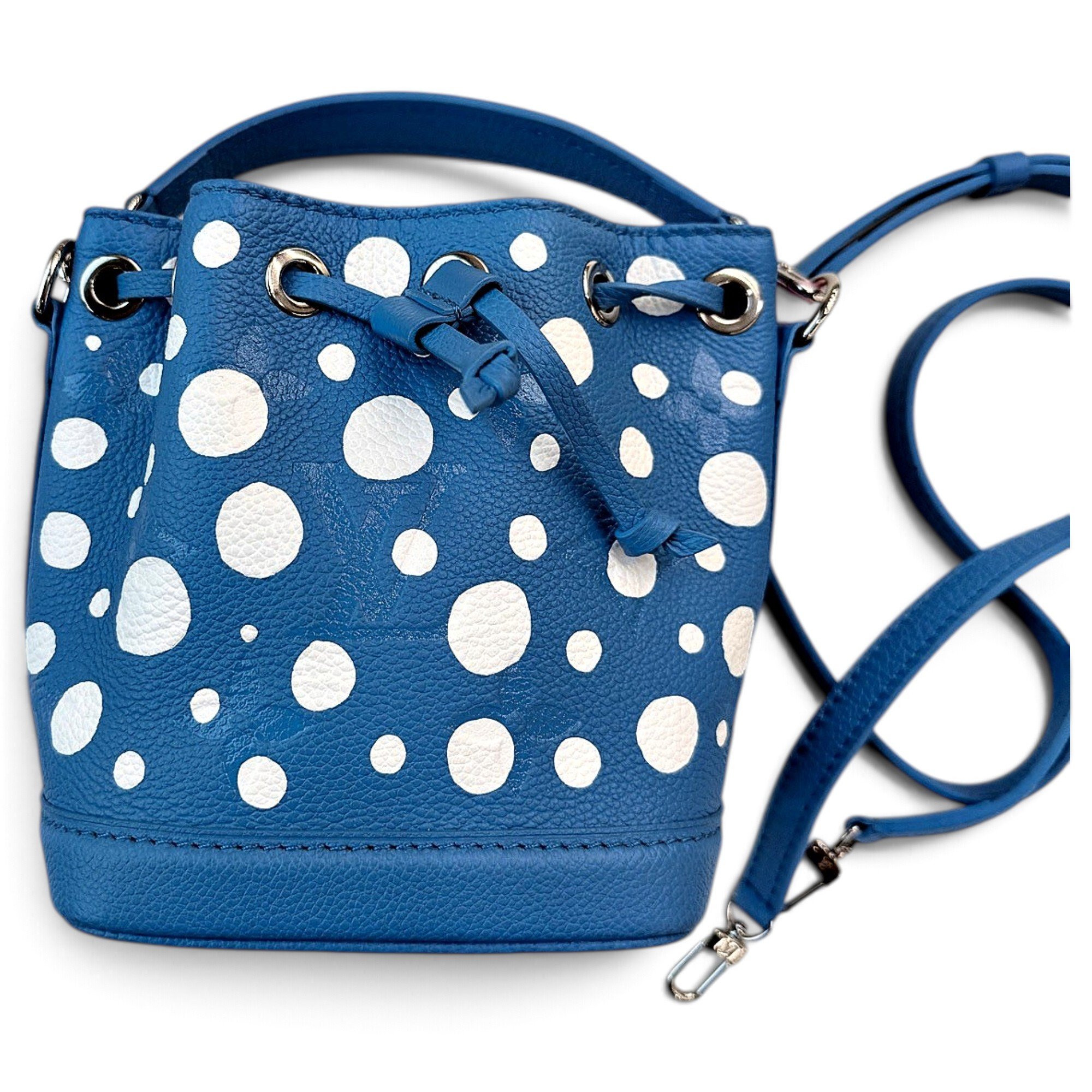 Nano Noé leather handbag