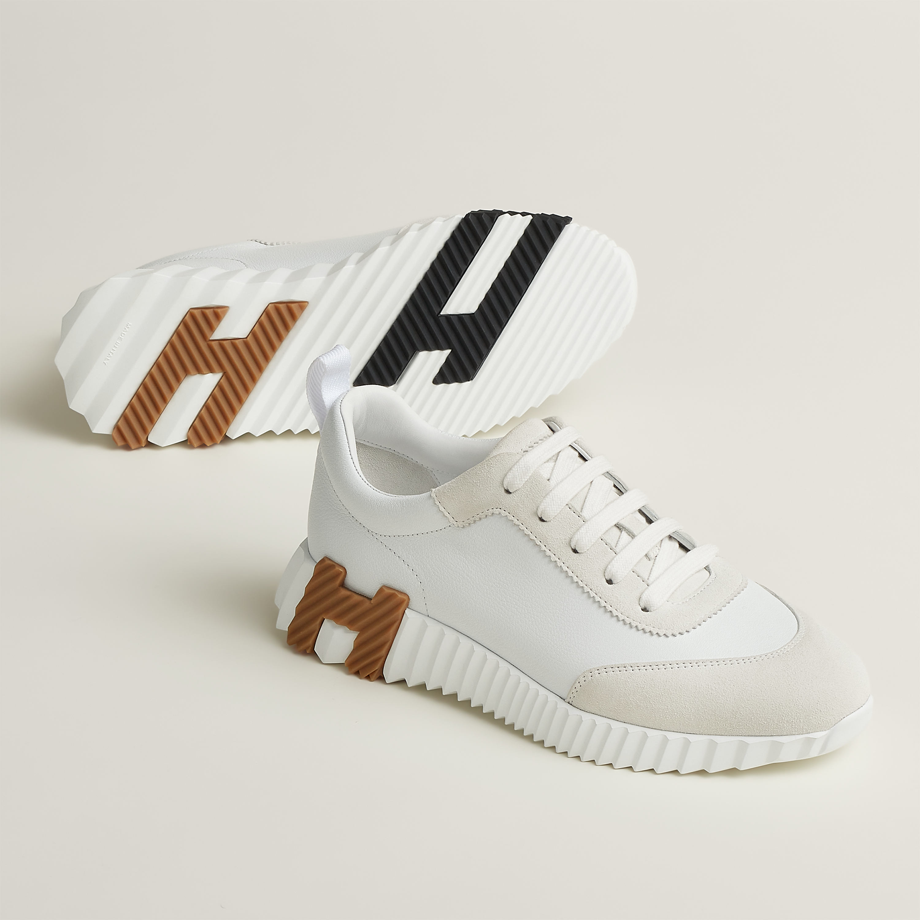 Bouncing sneaker