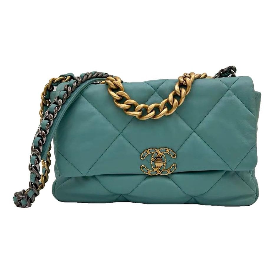 Chanel 19 leather handbag