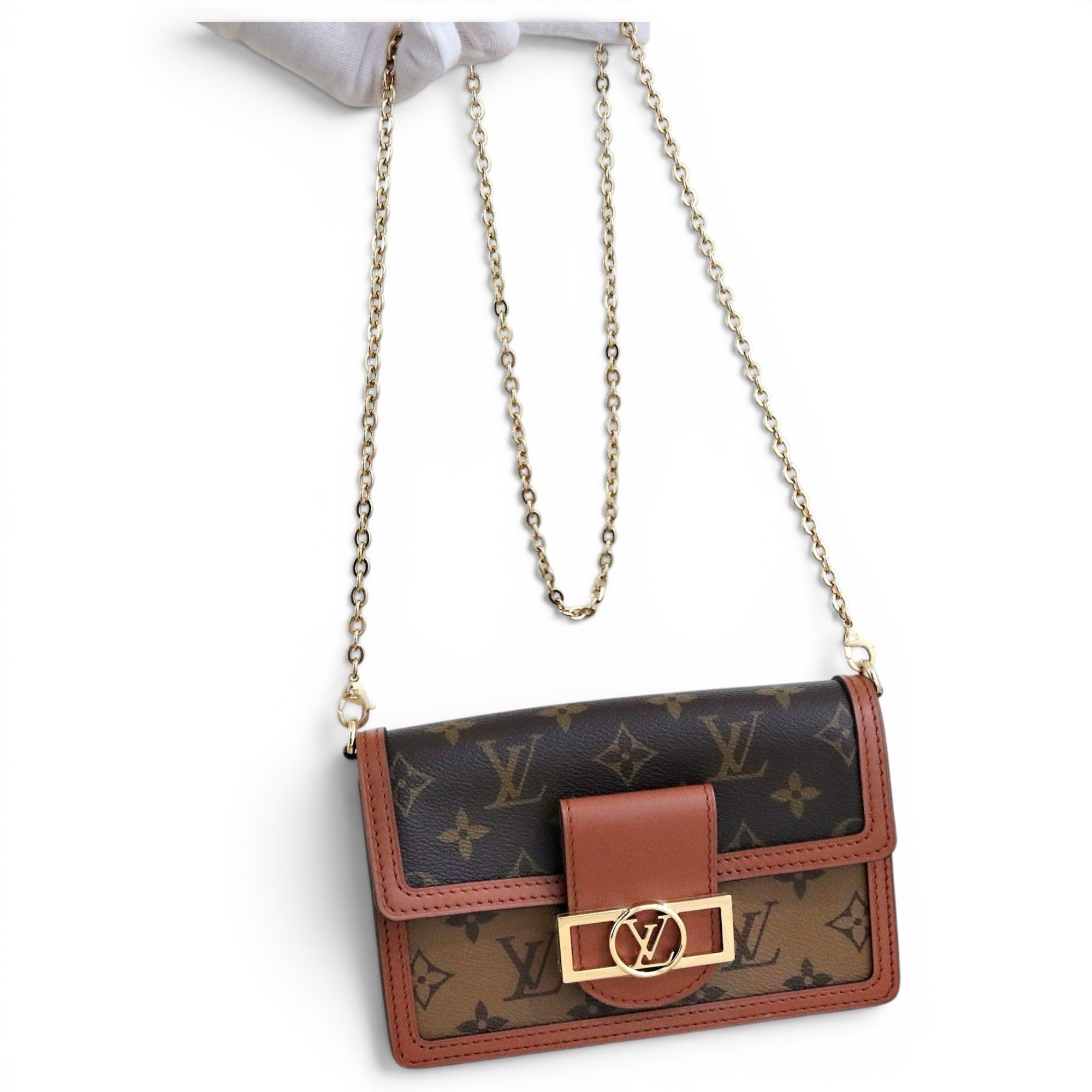 Dauphine Chain Wallet leather handbag