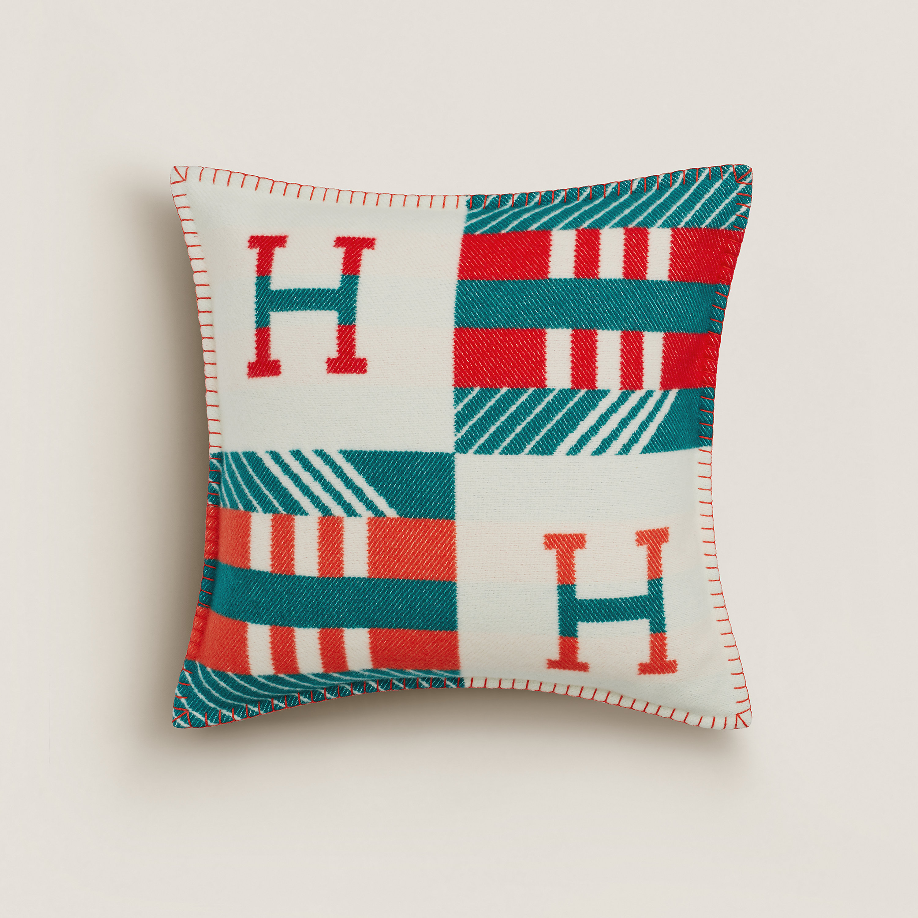 Avalon Jump'H pillow