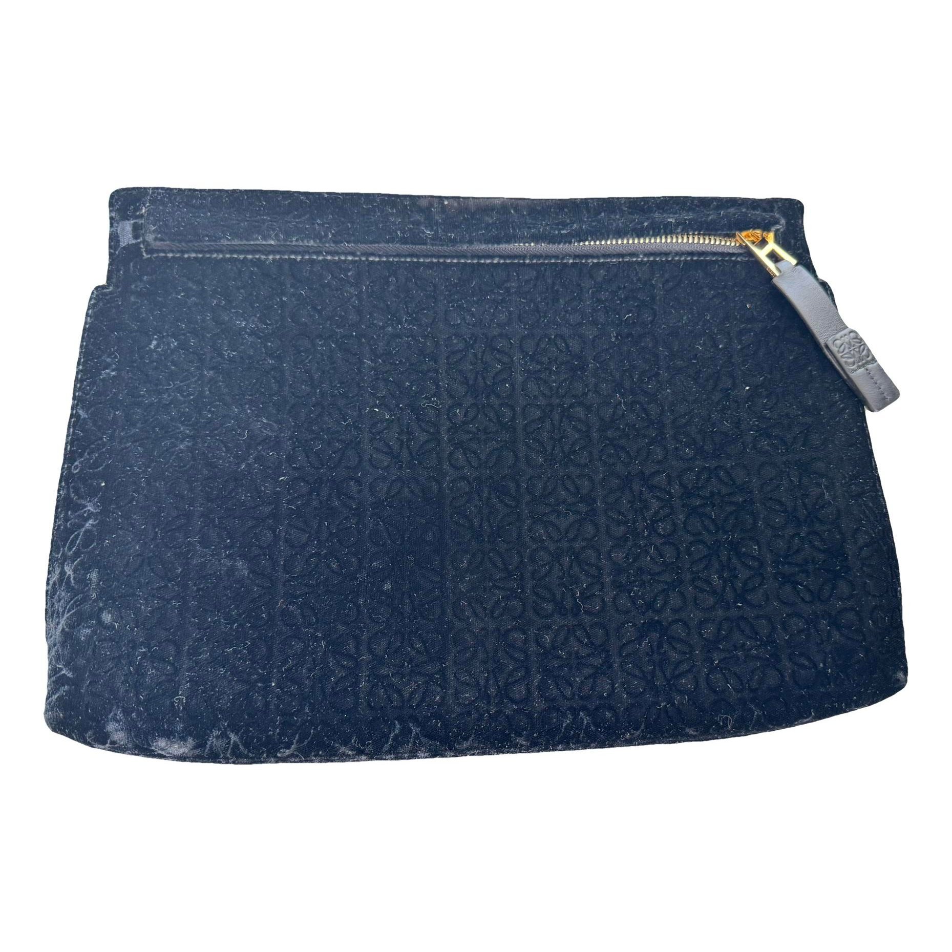 T Pouch velvet clutch bag