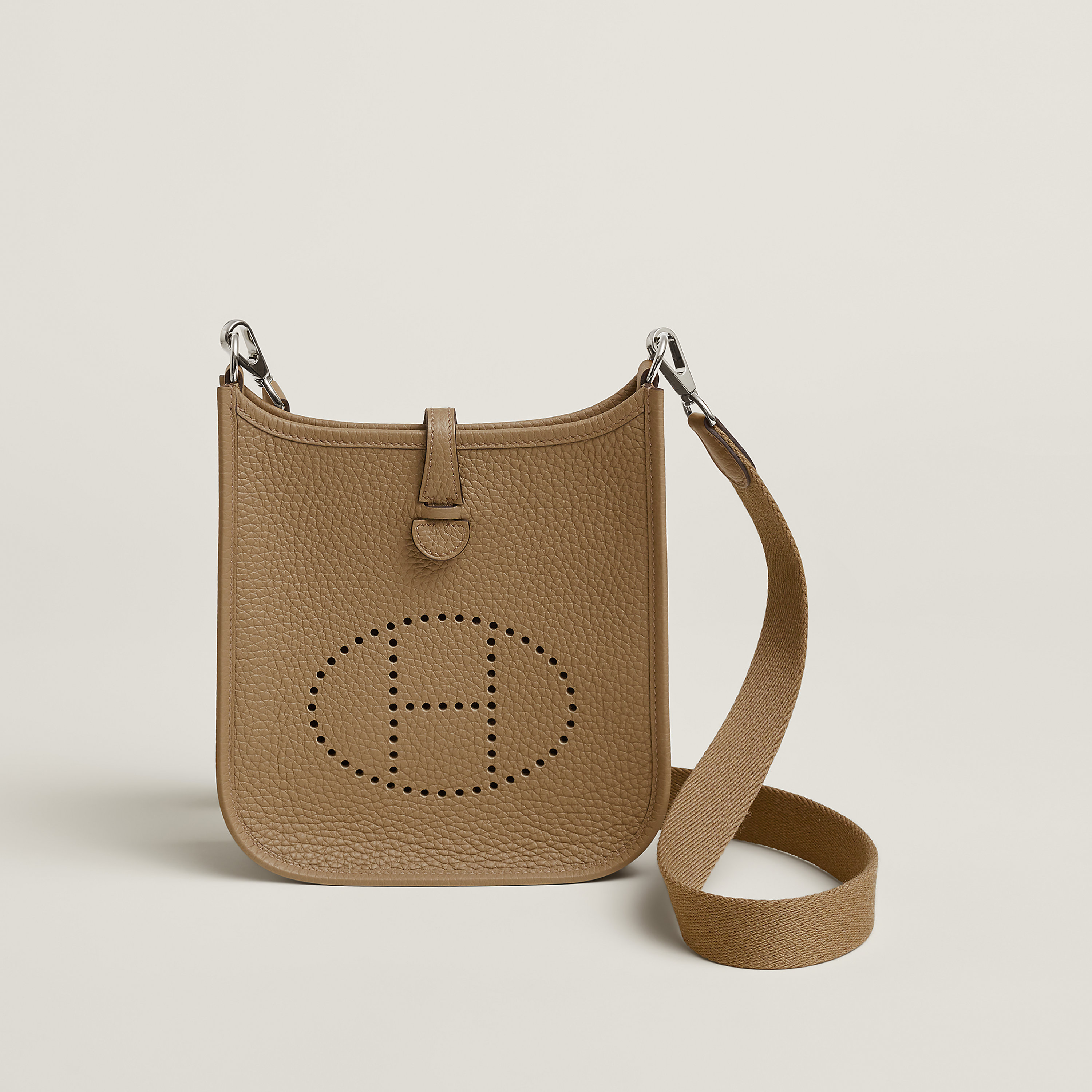 Evelyne 16 Amazone 백
