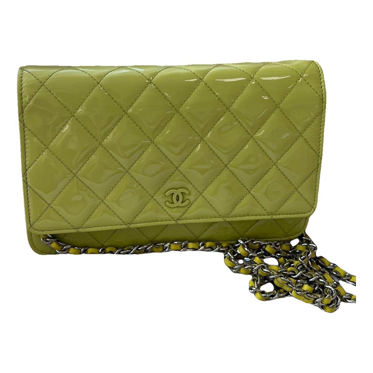 Wallet On Chain Gabrielle patent leather crossbody bag
