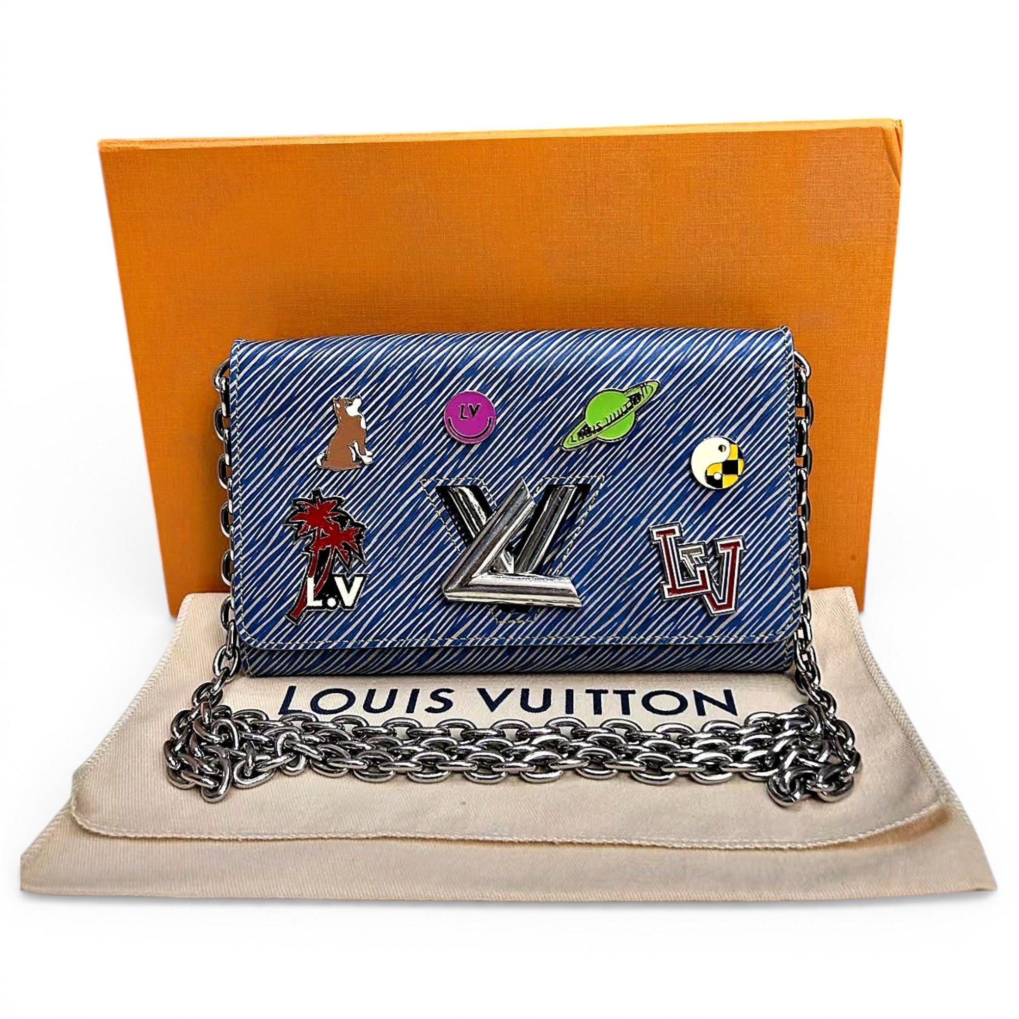 Twist Long Chain Wallet leather crossbody bag