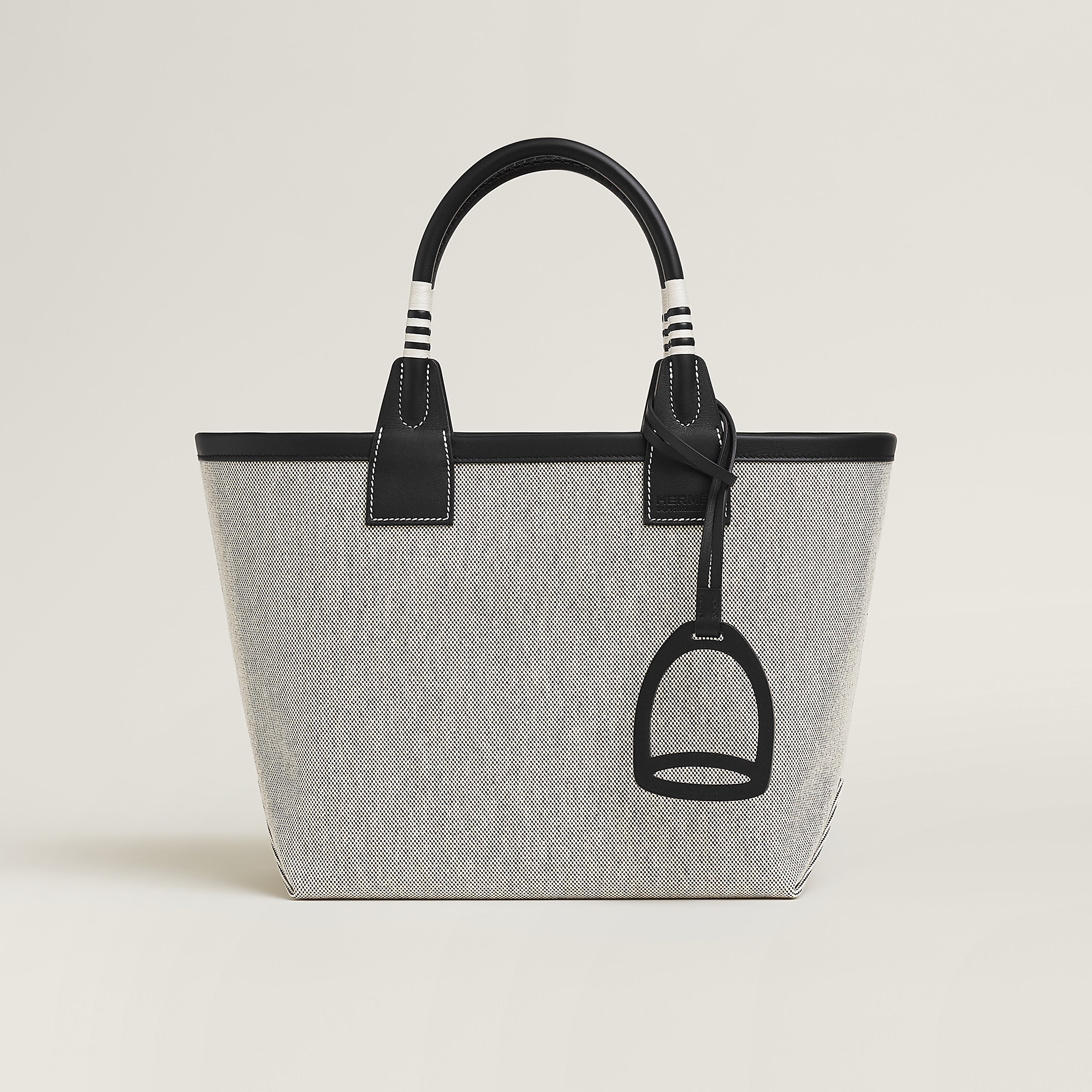 Steeple 25 bag
