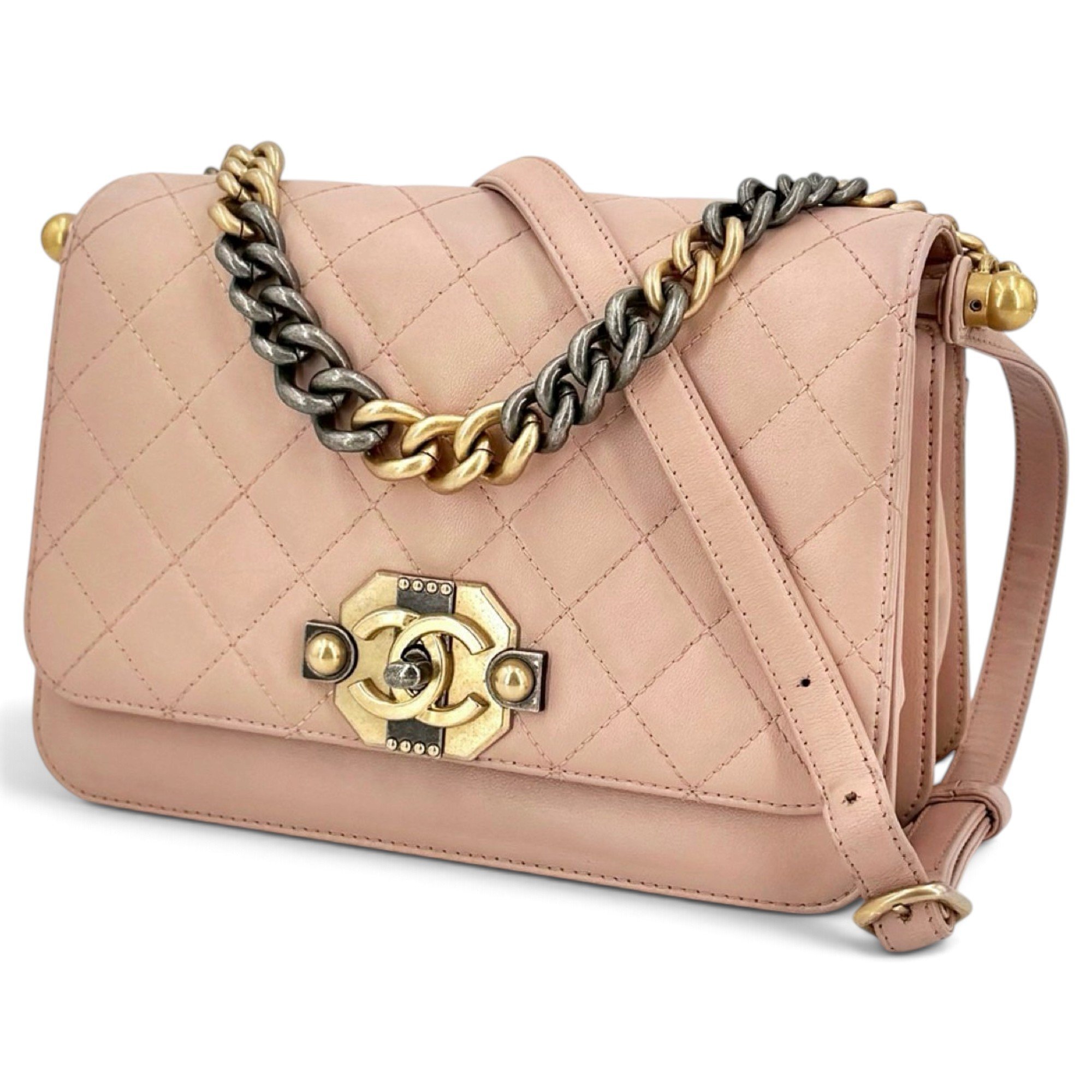 Chanel 19 leather handbag