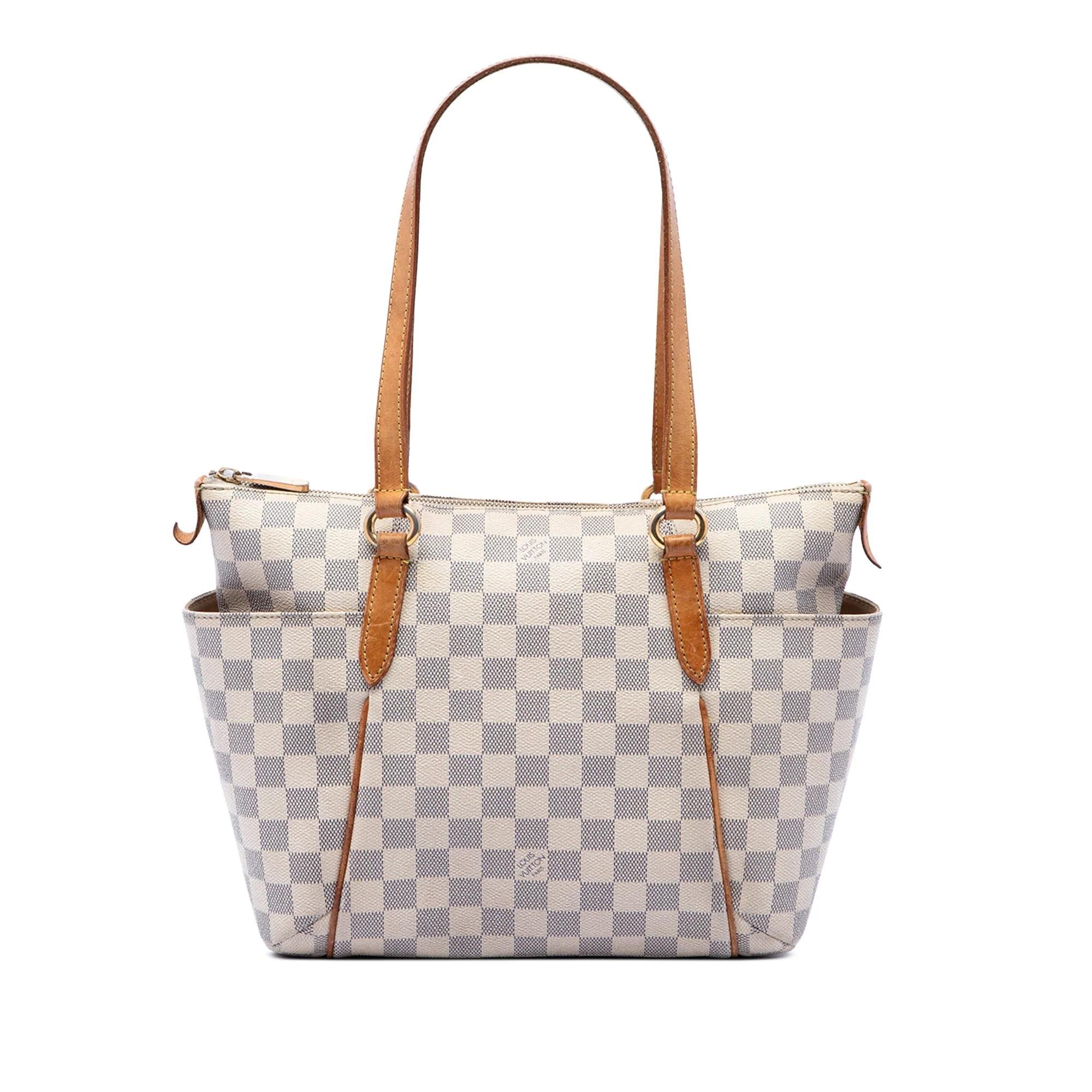 Totally leather handbag
