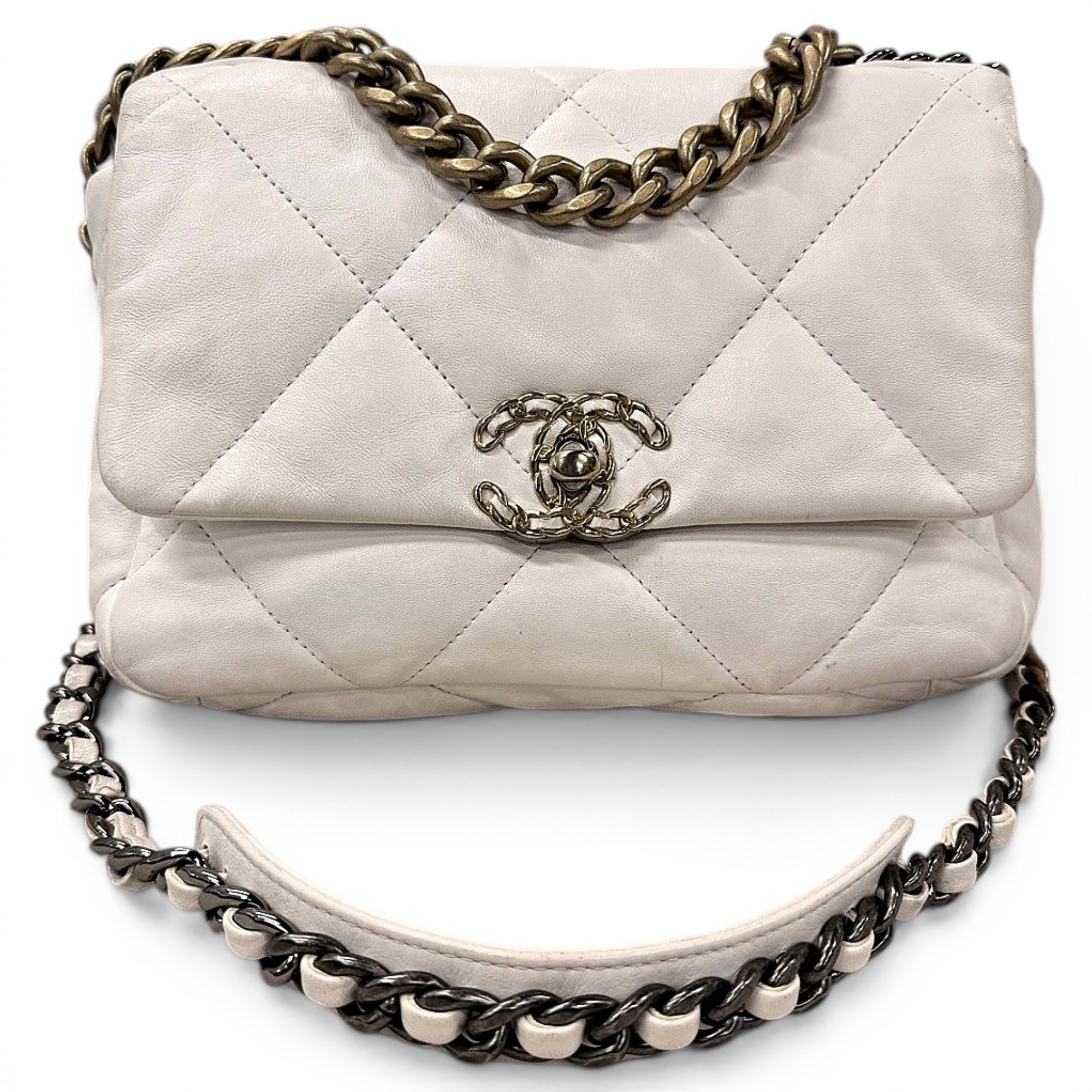 Chanel 19 leather handbag