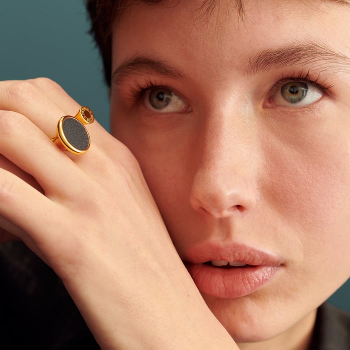 Noir Cor Ring