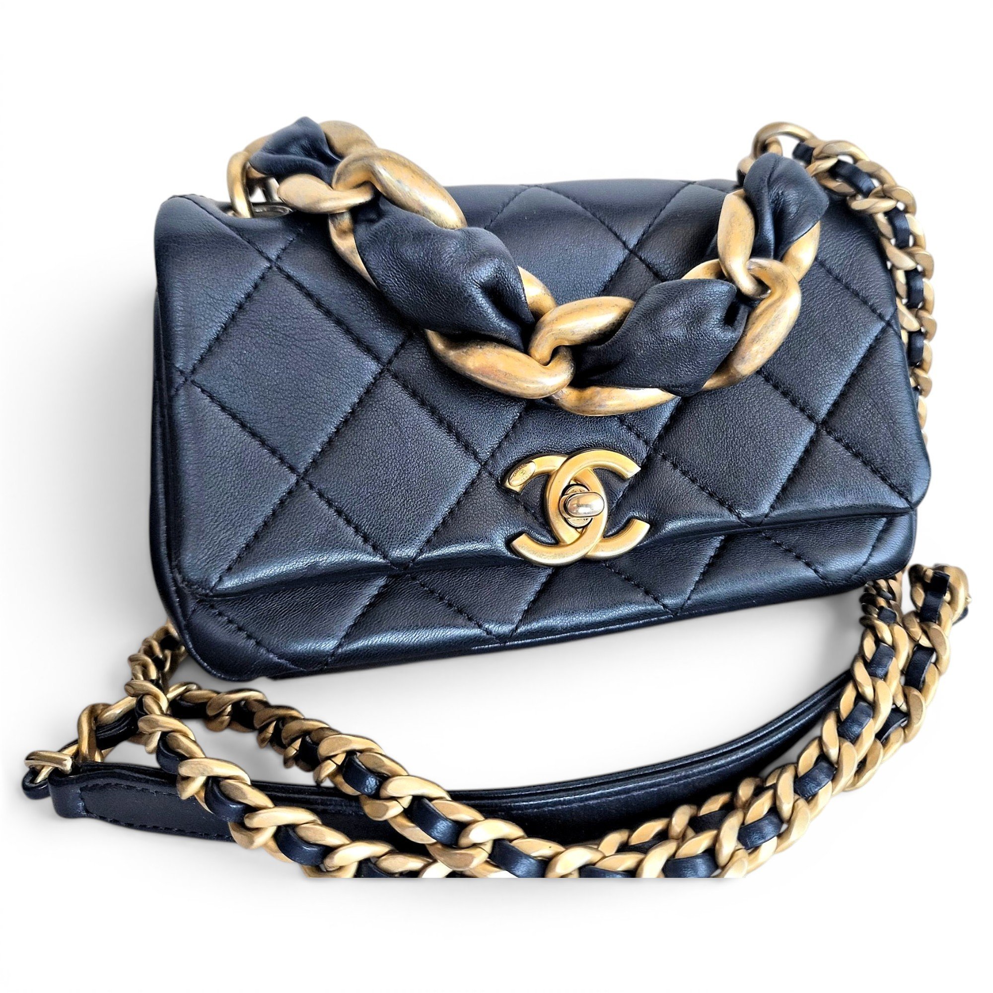 Chanel 19 leather handbag