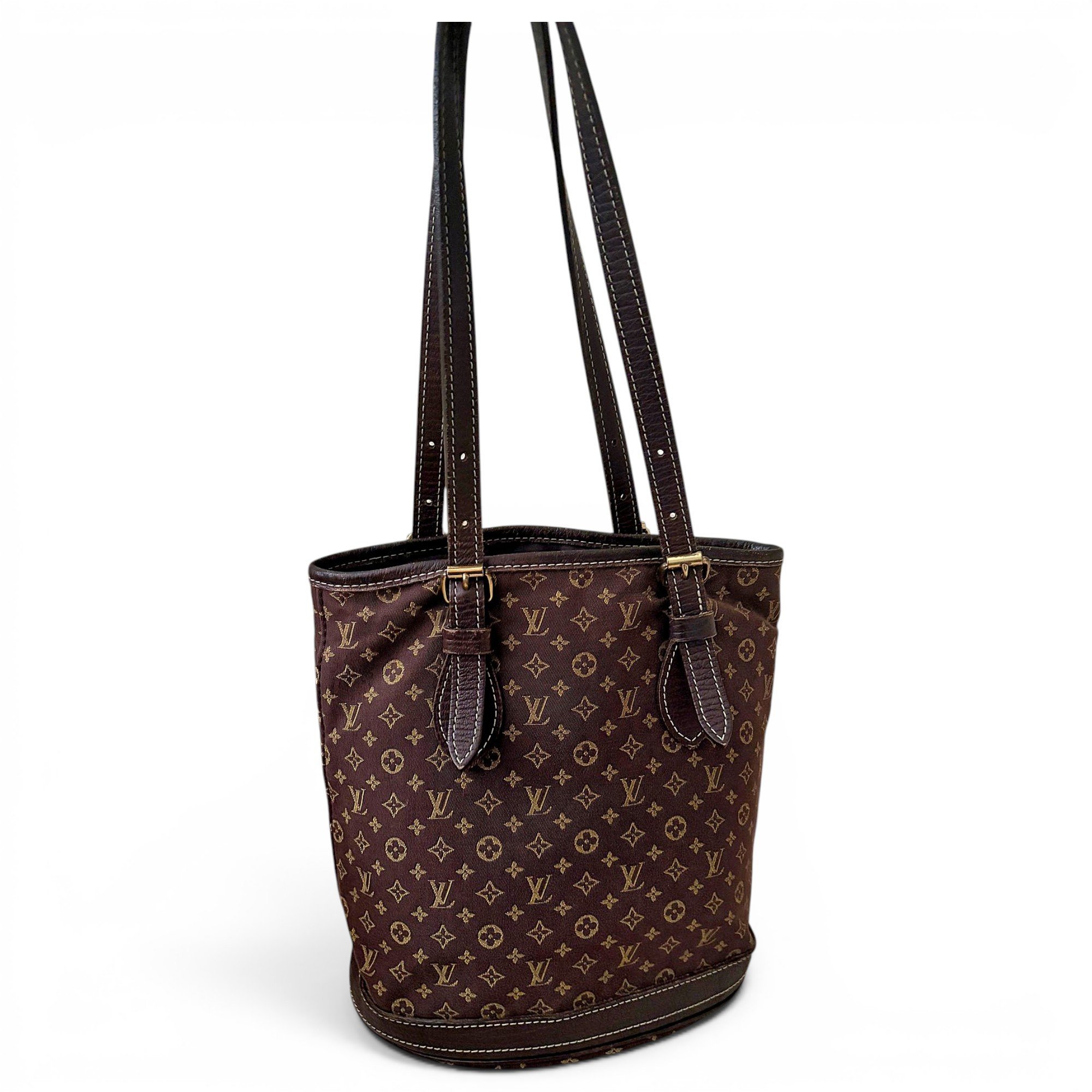 Bucket handbag