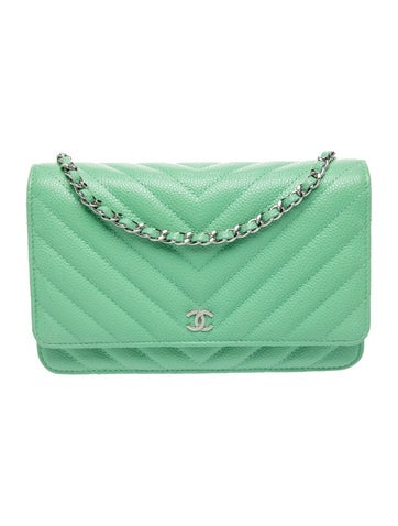 Classic Chevron Wallet On Chain