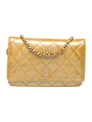 Classic Quilted Wallet On Chain