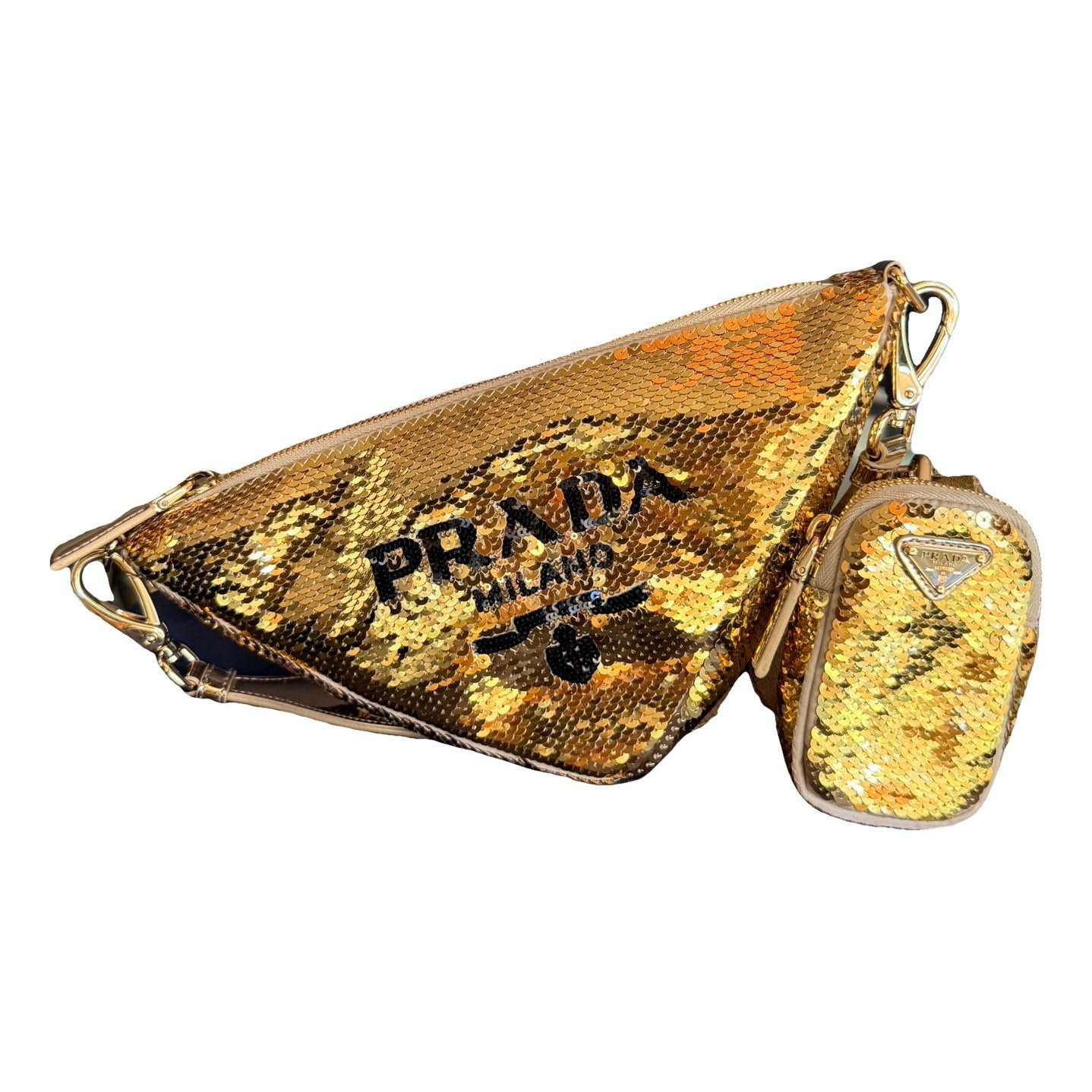 Triangle cloth handbag