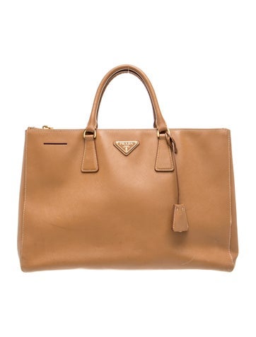 Saffiano Leather Galleria Double Zip Large