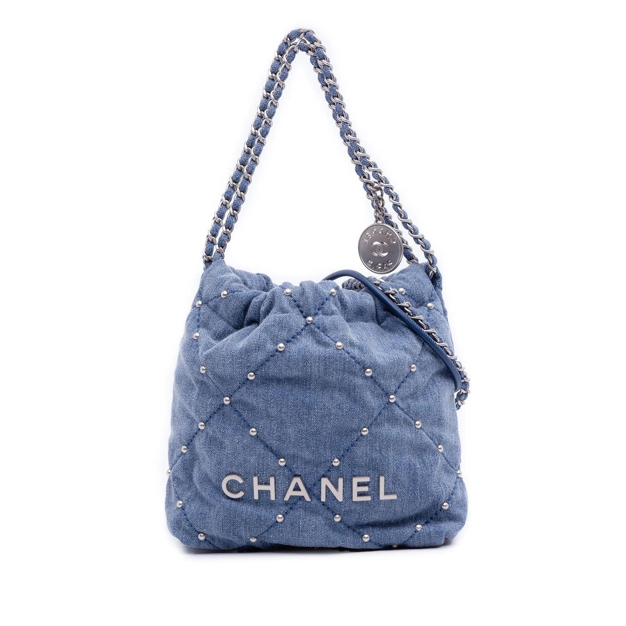Chanel 22 handbag