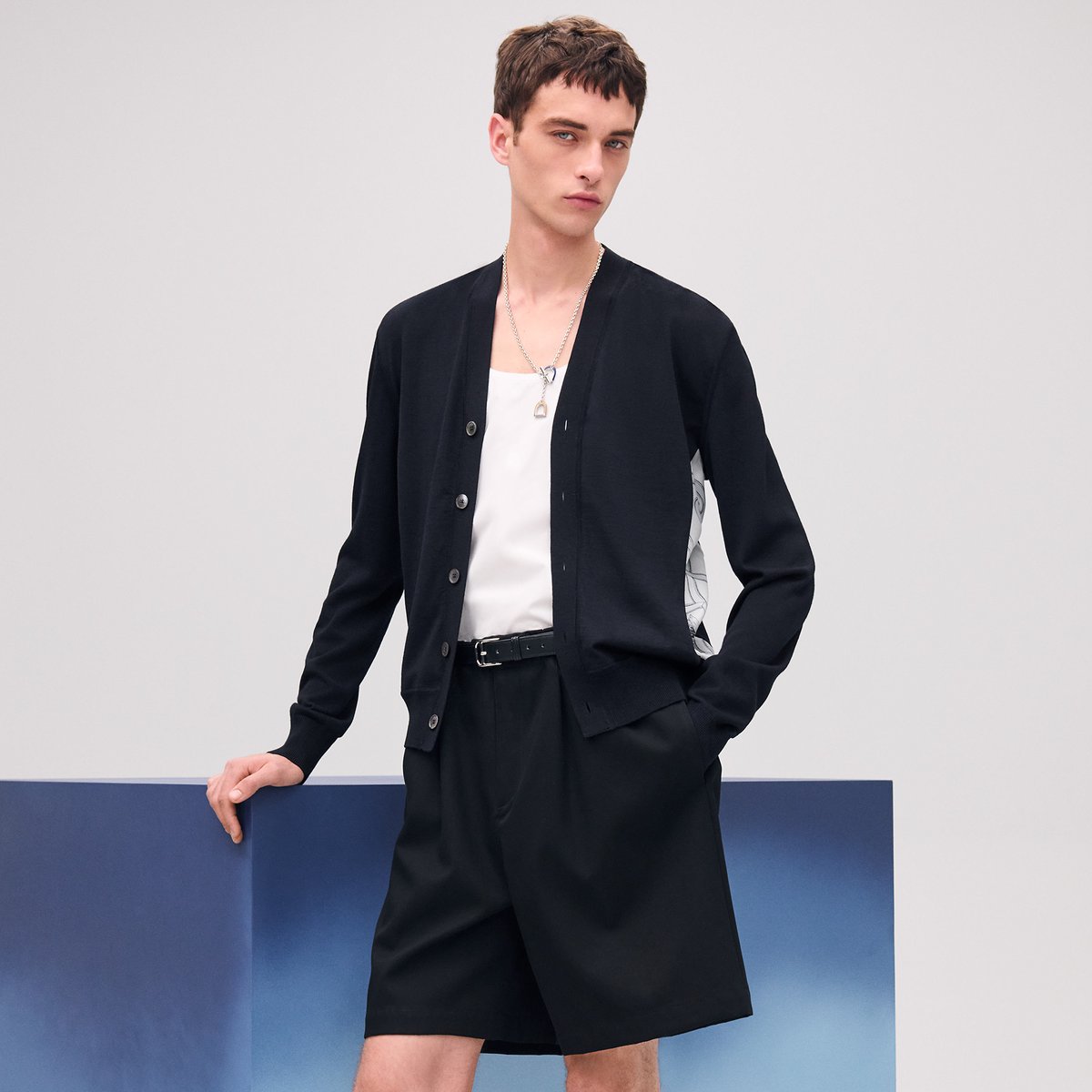 "Double devant" buttoned cardigan