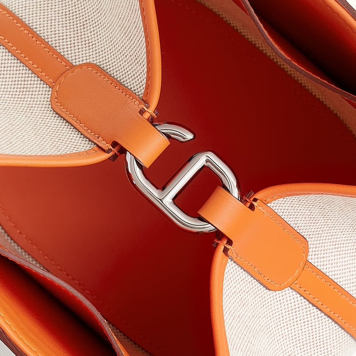Hermès In-the-loop 18 Bag