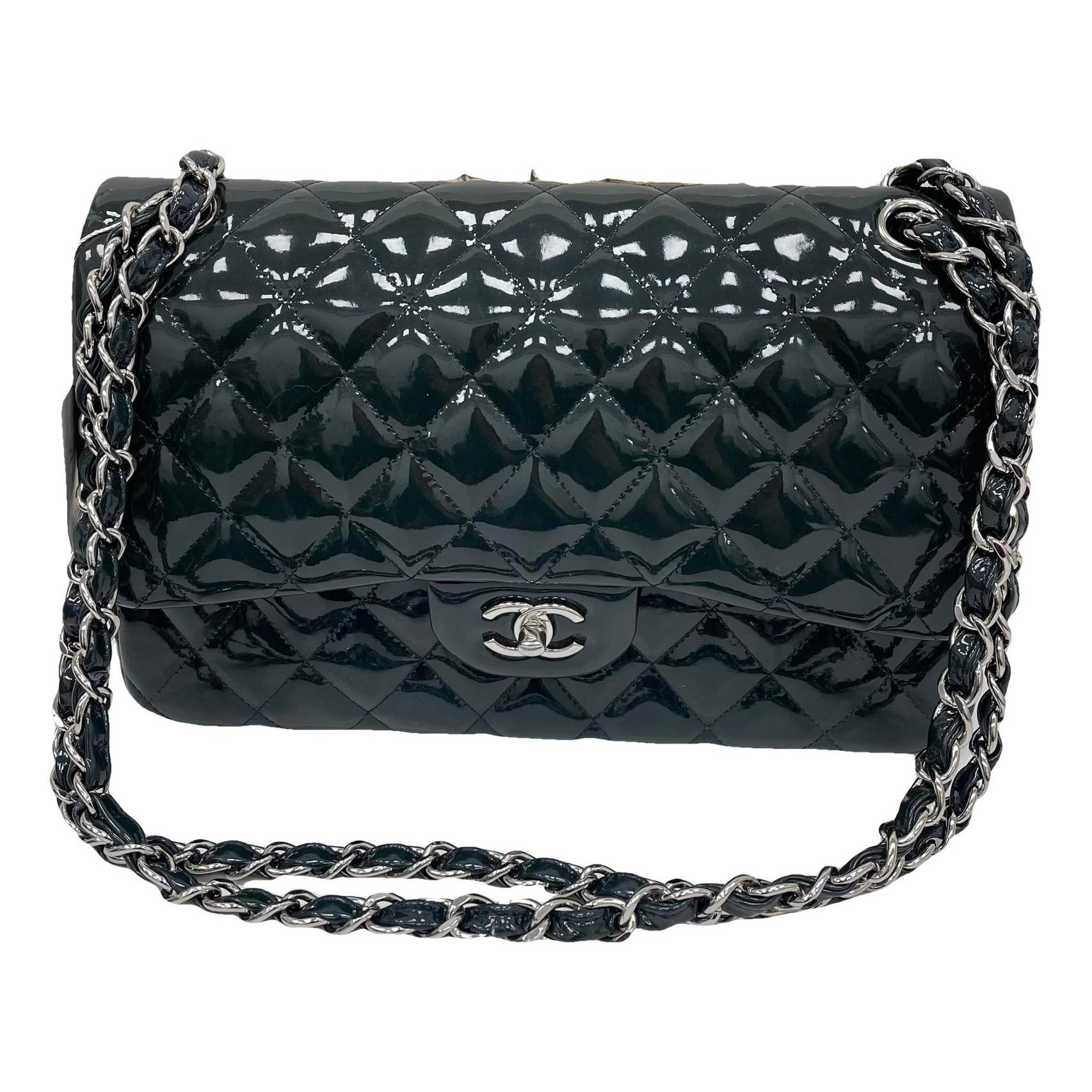 Timeless/Classique patent leather handbag