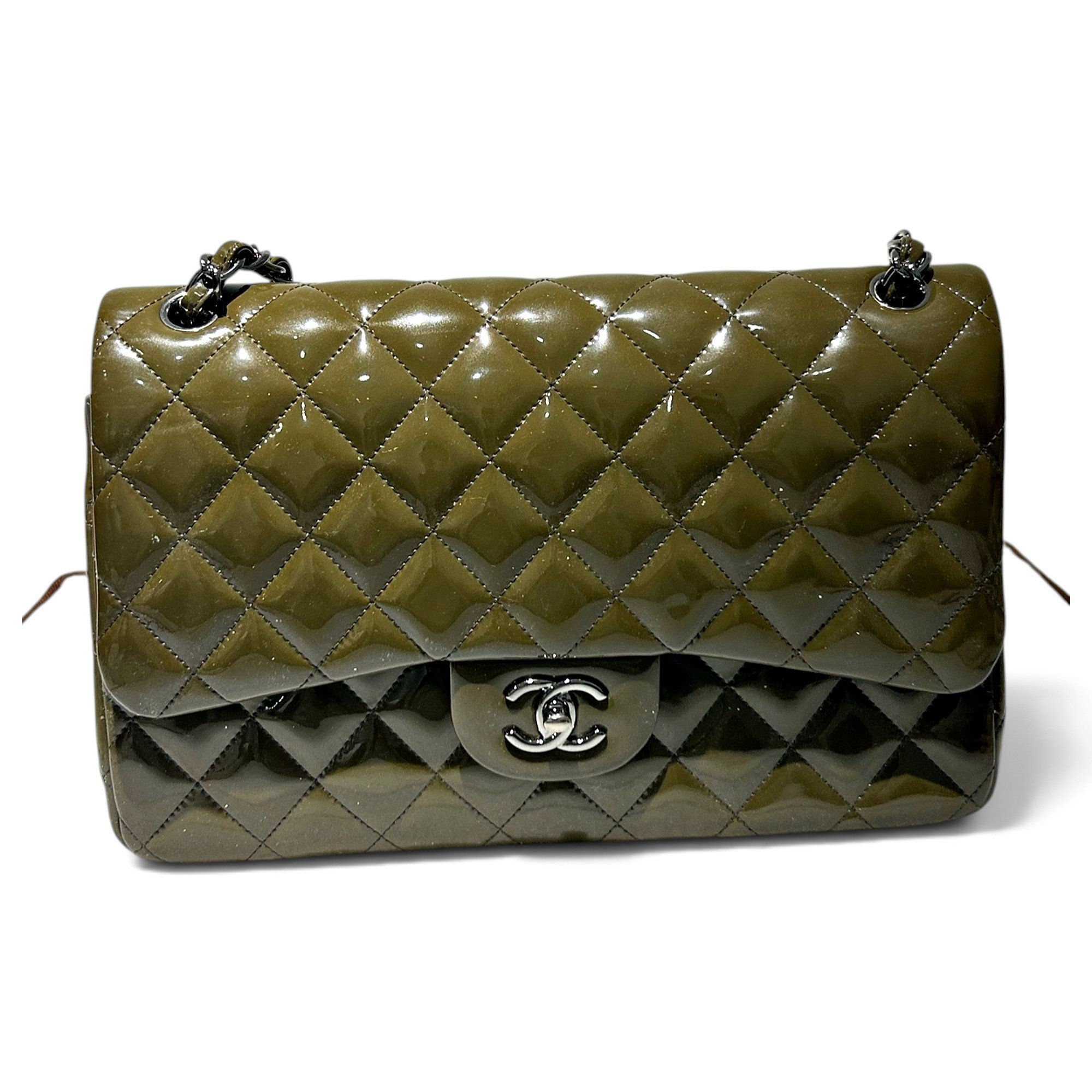 Chanel Timeless/Classique patent leather crossbody bag