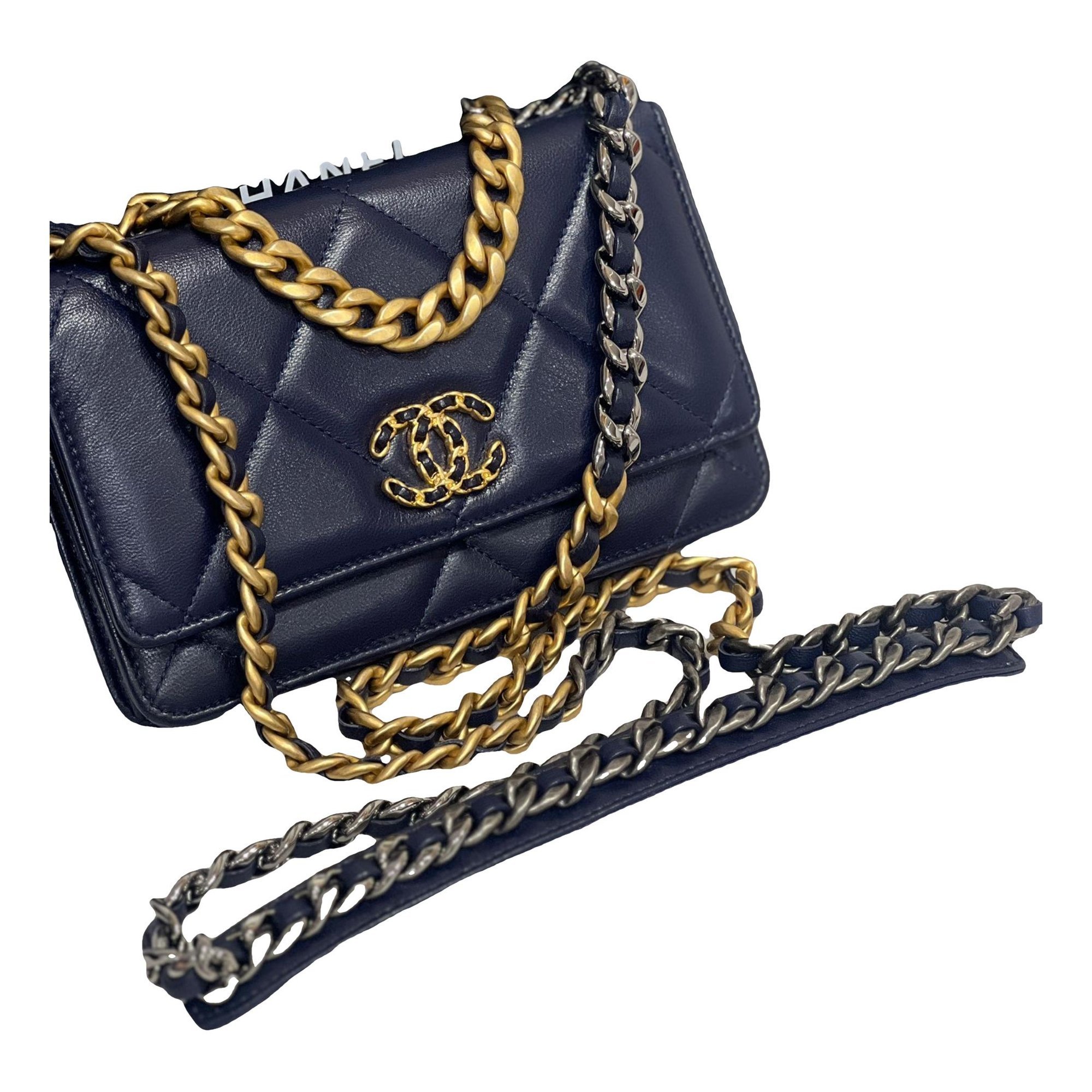 Wallet On Chain Chanel 19 leather handbag
